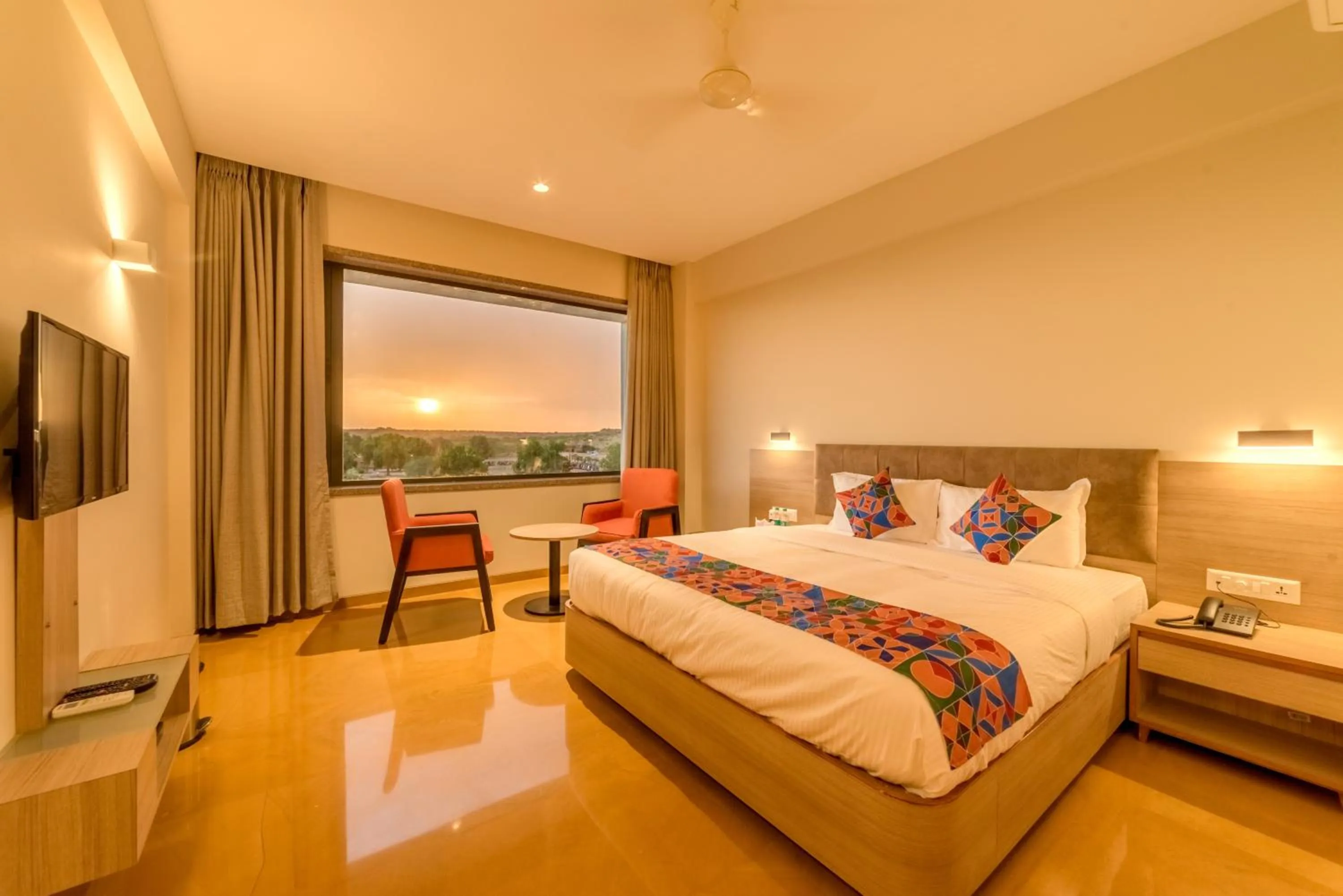 Sunset, Bed in Hotel Antra Inn