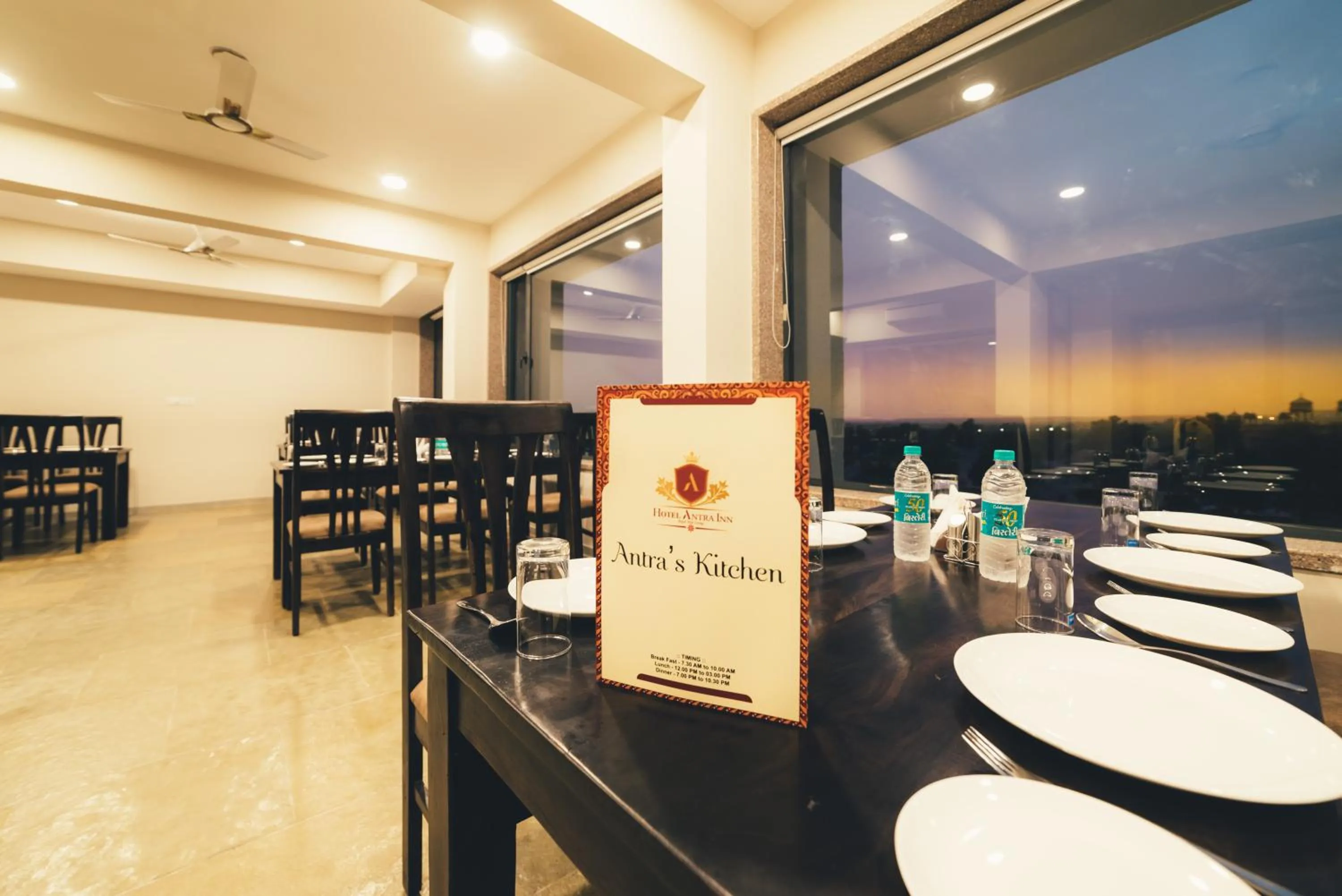 Restaurant/places to eat in Hotel Antra Inn