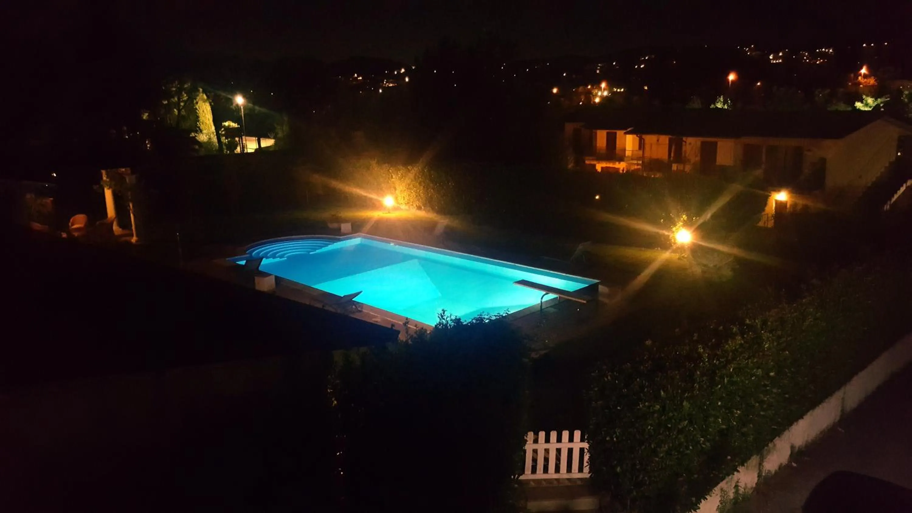 Pool view in B&B Villa Fiorini