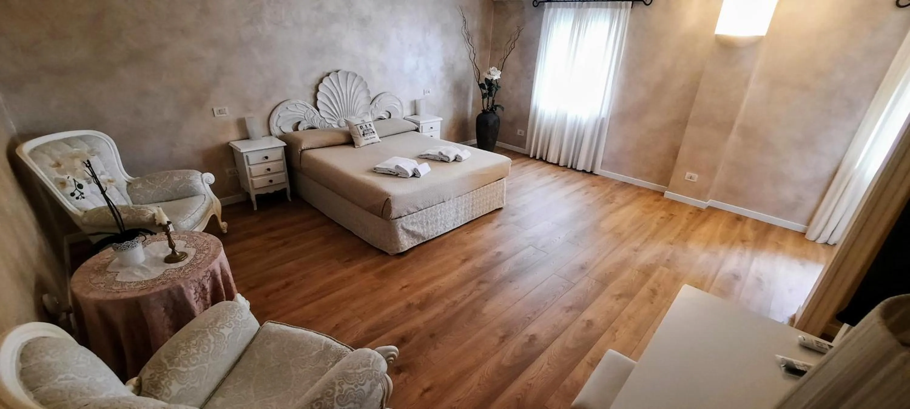 Bed in B&B Villa Fiorini