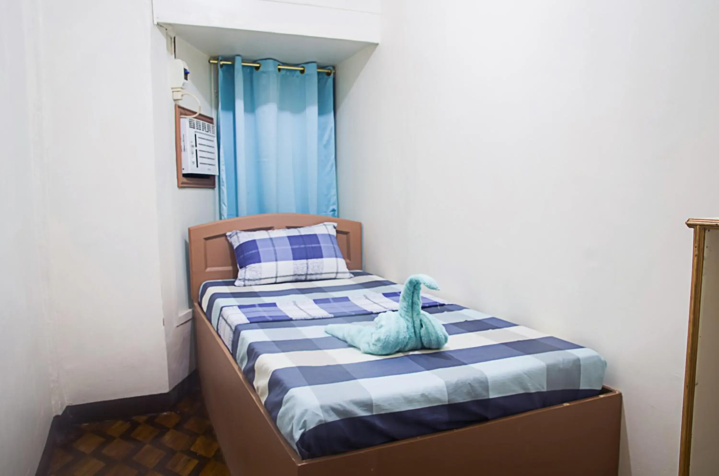 Single Room - single occupancy in RedDoorz @ Calceta Street Cogon Single Room - single occupancy in RedDoorz @ Calceta Street Cogon