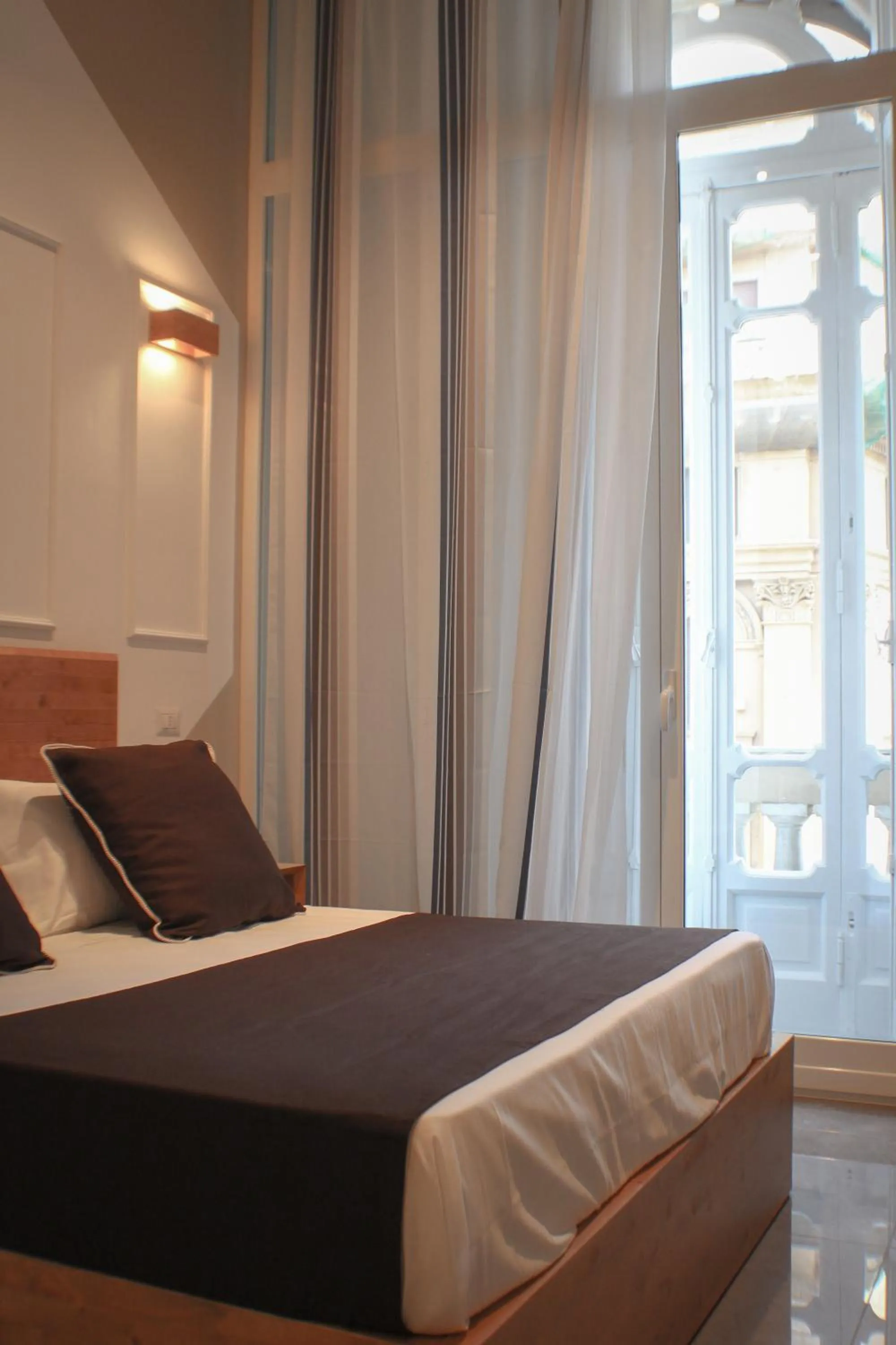 Bed in Be Italian Flat Piazza Bovio 22