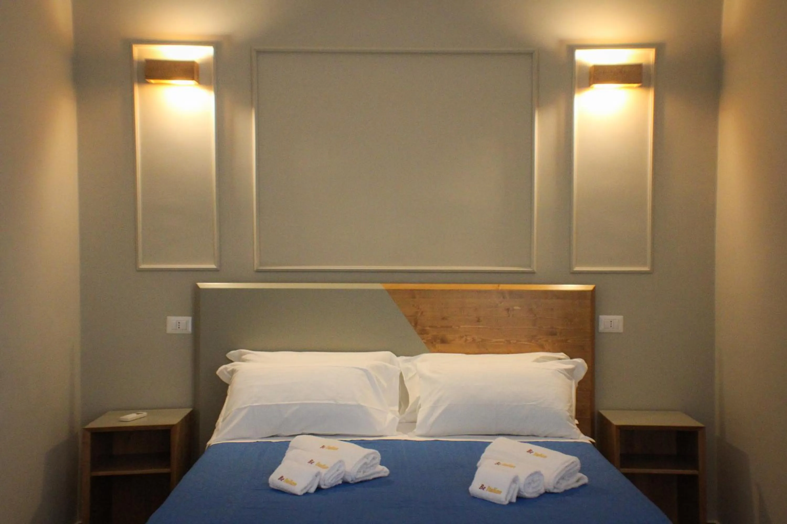 Bed in Be Italian Flat Piazza Bovio 22