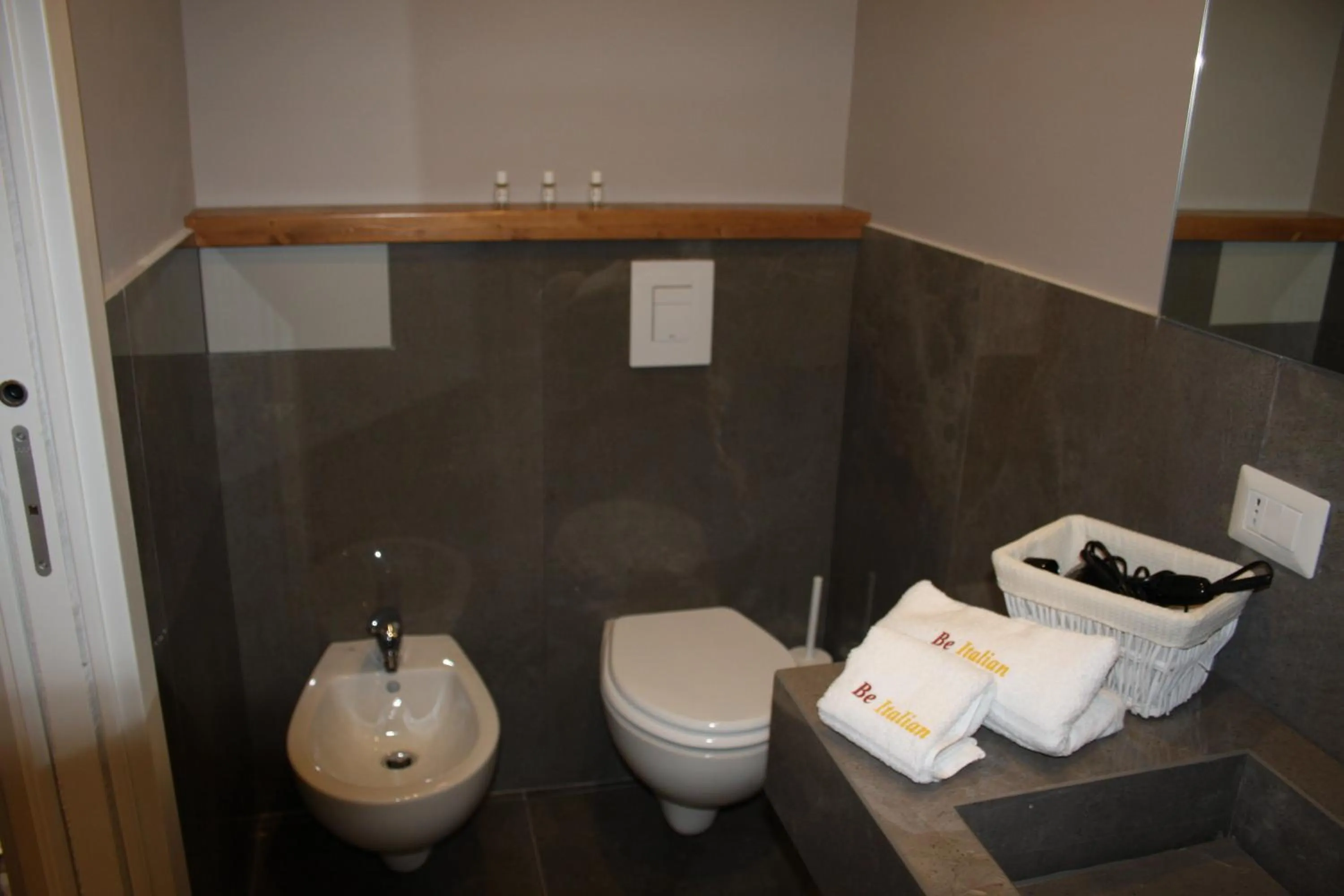 Be Italian Flat Piazza Bovio 22