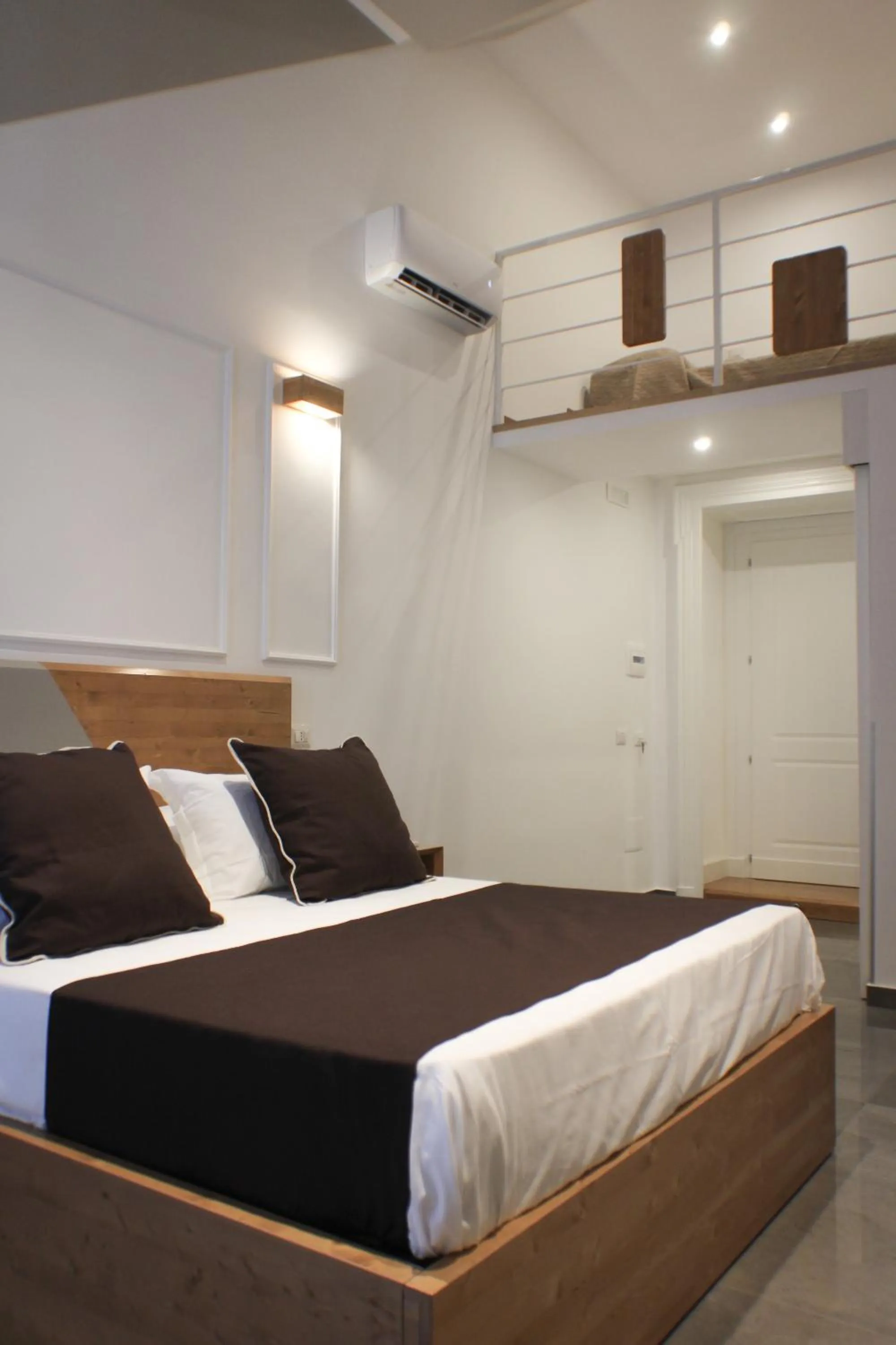 Bed in Be Italian Flat Piazza Bovio 22