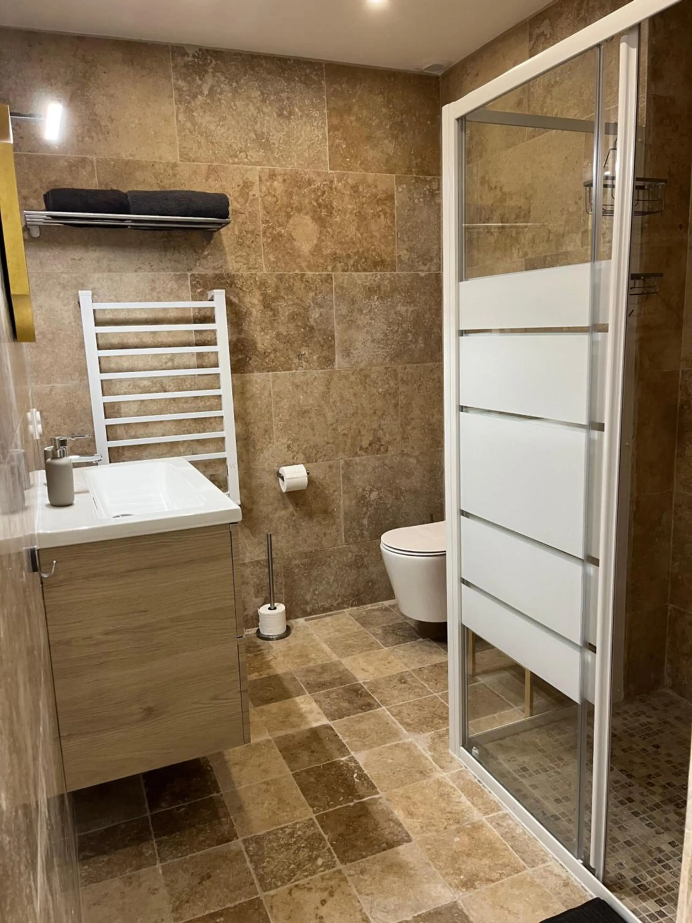 Grand Tamaris Hosting