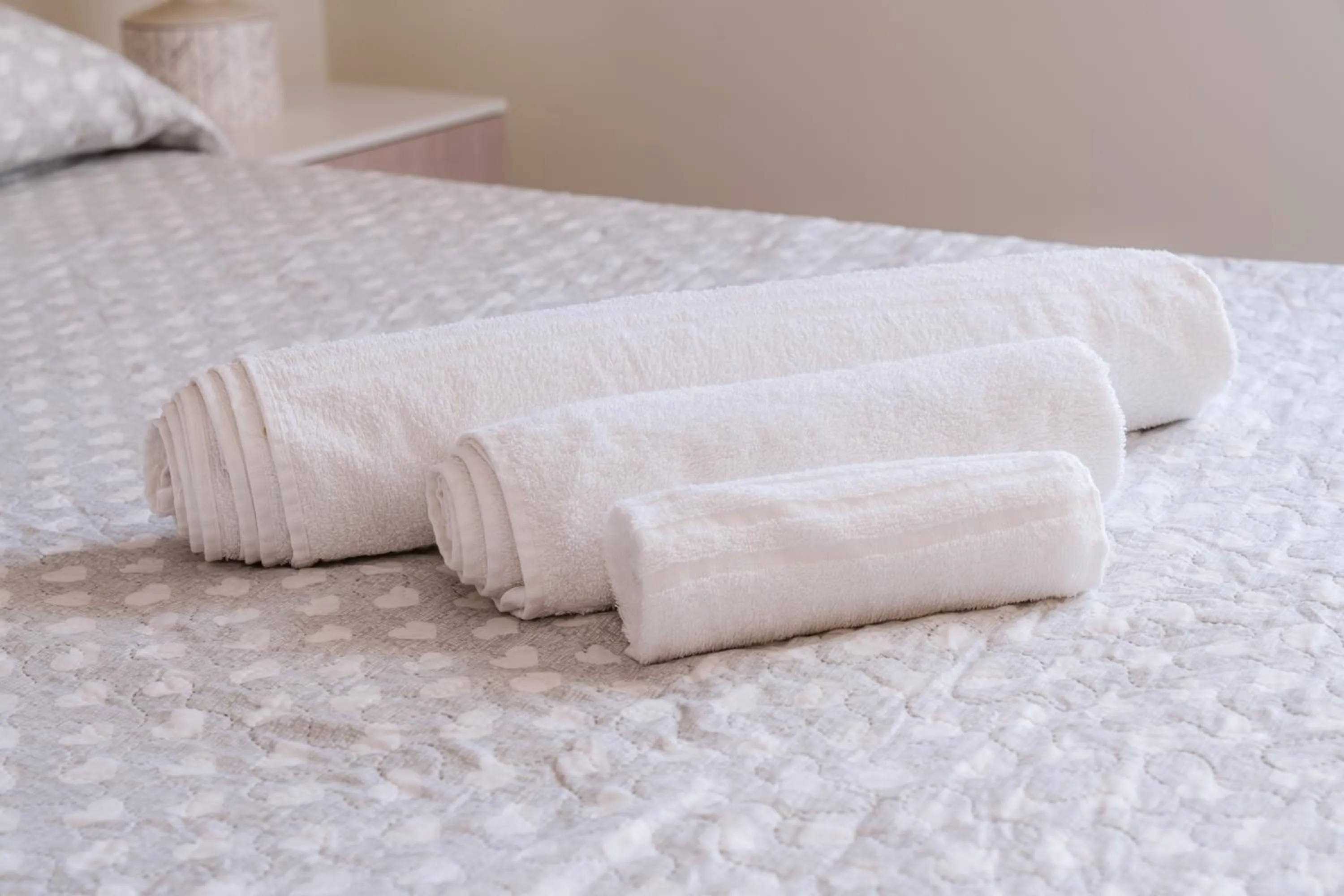 Bed in Pandora Rooms - Pompei - Central Pompeii Near the Ruins