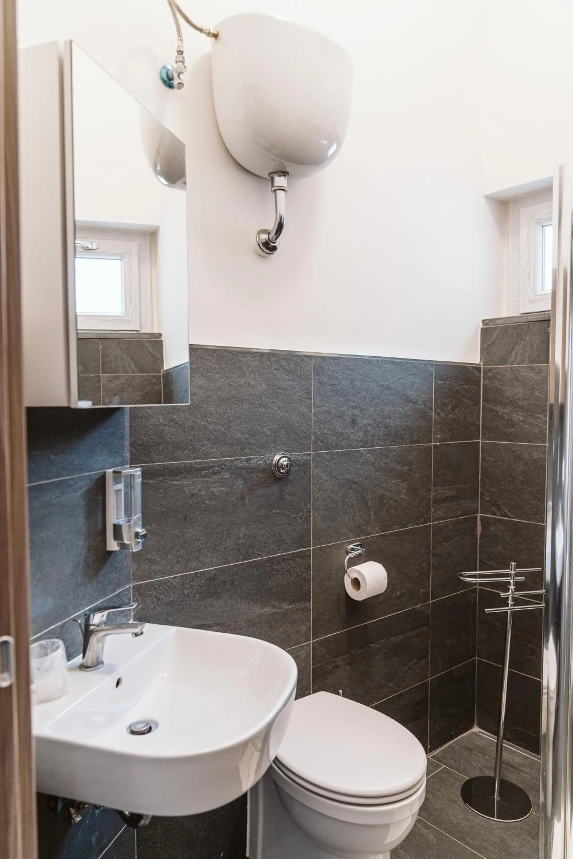 Shower in Pandora Rooms - Pompei - Central Pompeii Near the Ruins