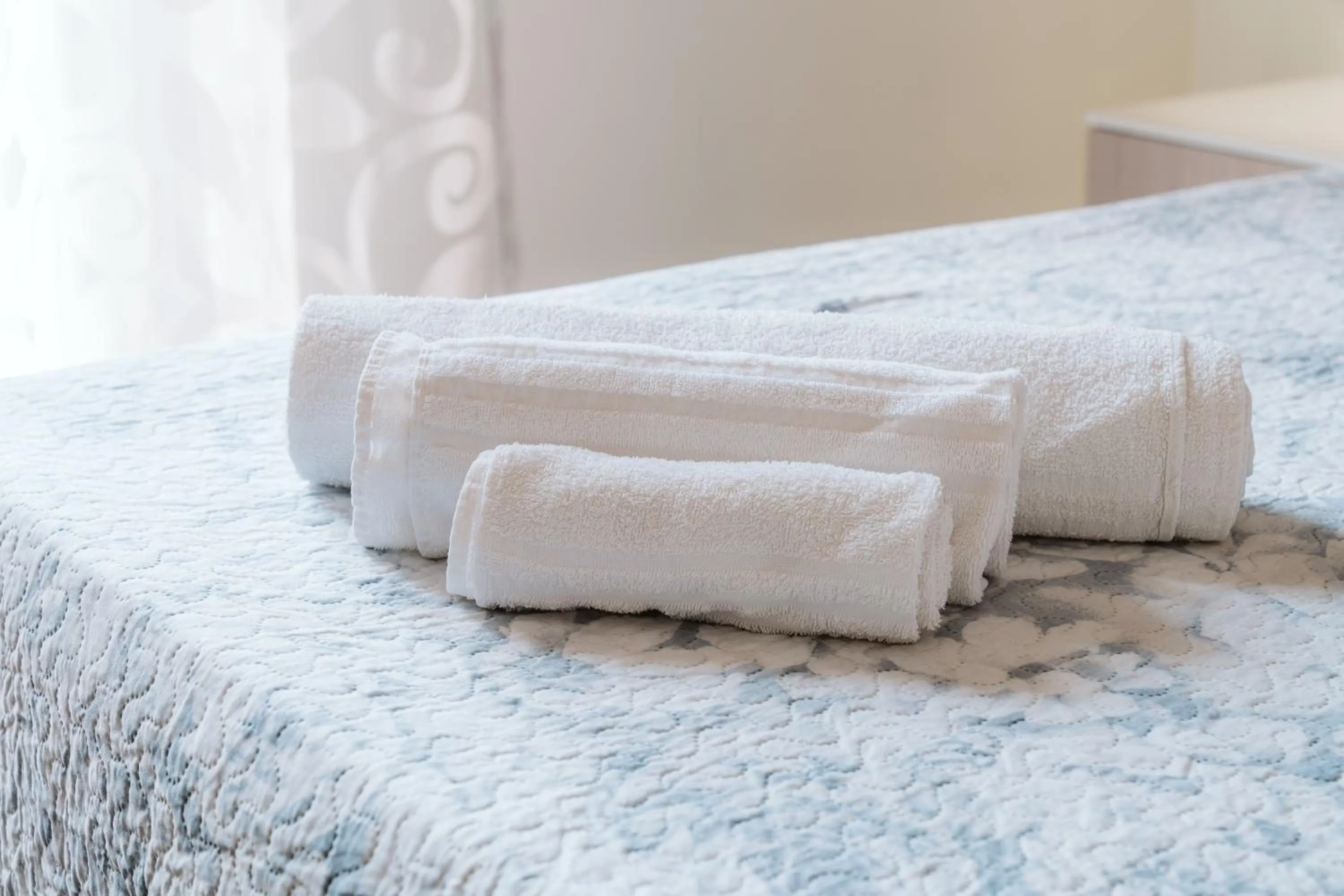 Bed in Pandora Rooms - Pompei - Central Pompeii Near the Ruins