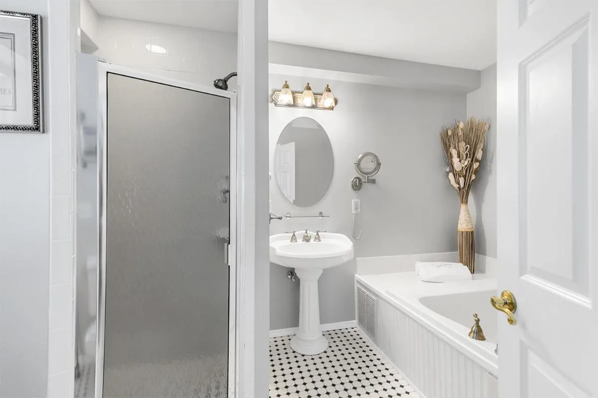 Shower in Tandem Bike Inn