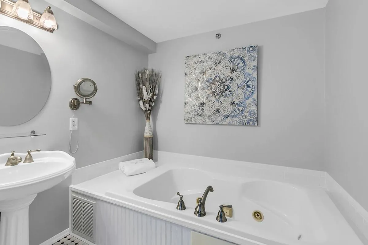 Hot Tub in Tandem Bike Inn