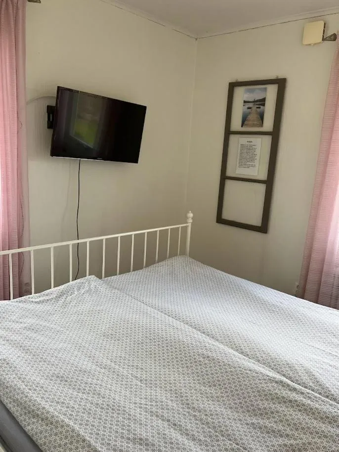 Bed in Bergåsa bed & kitchen Drängsered