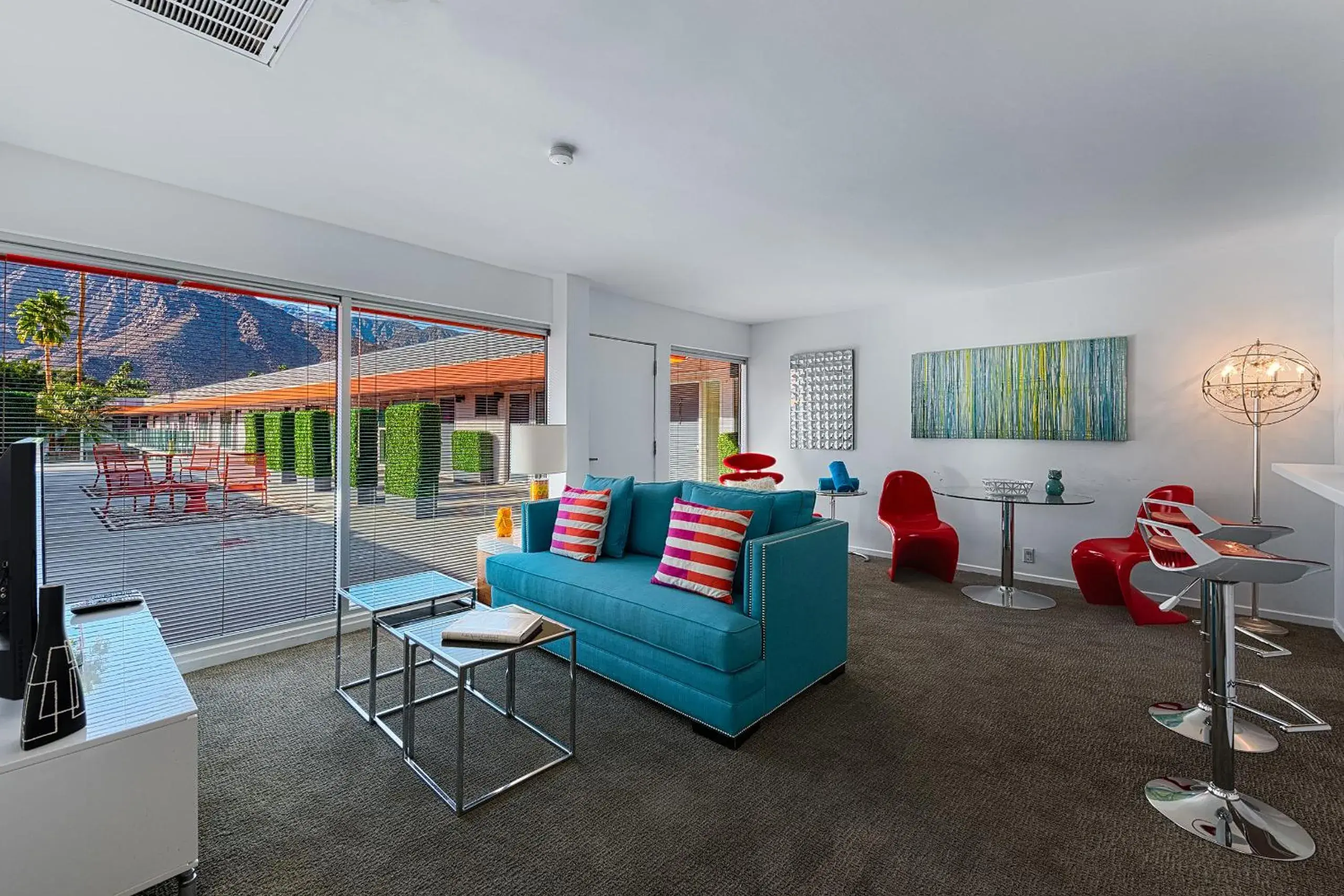 Deluxe Double Room in The Twist Palm Springs Deluxe Double Room in The Twist Palm Springs