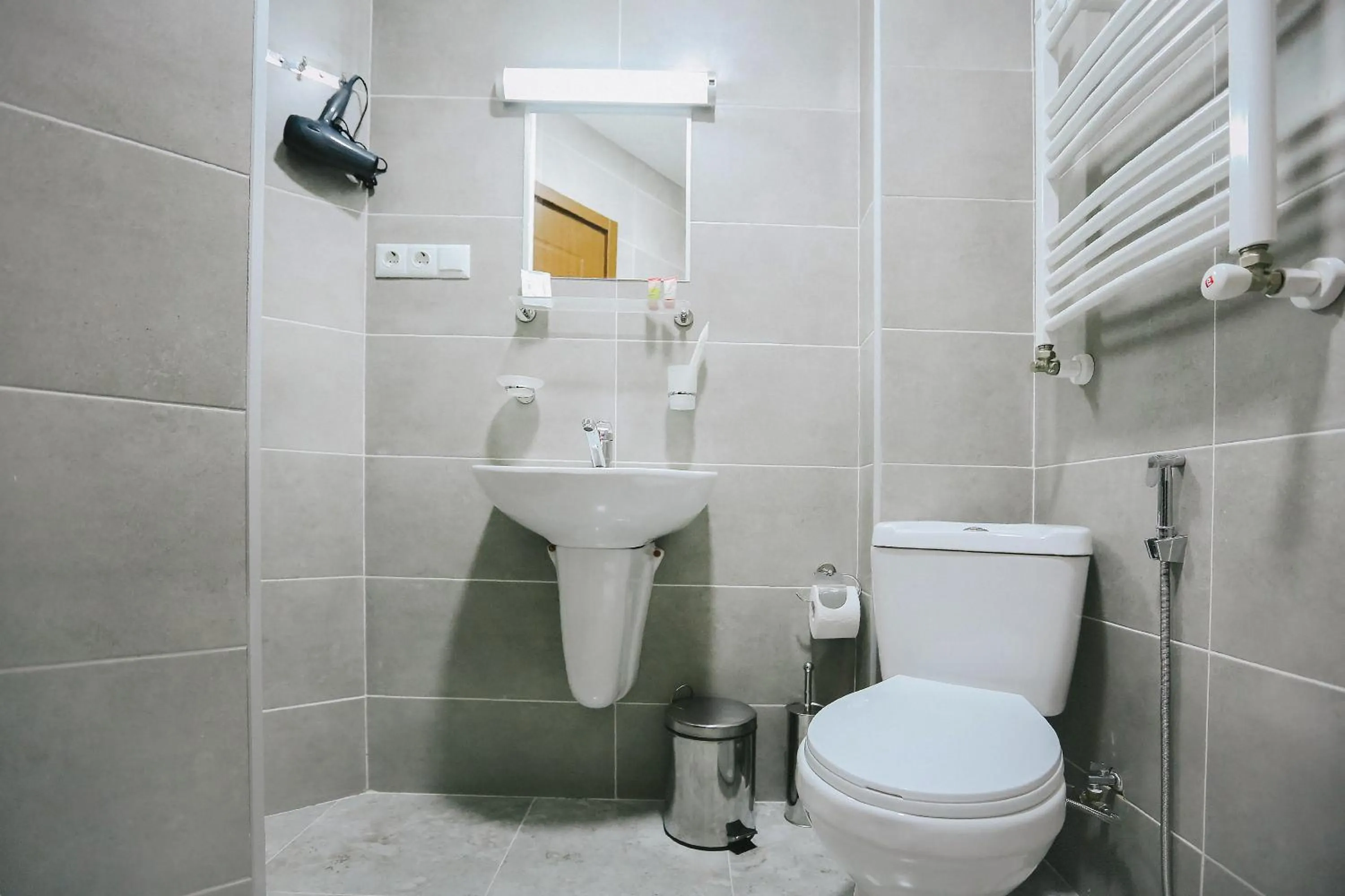 Toilet in Balanchine