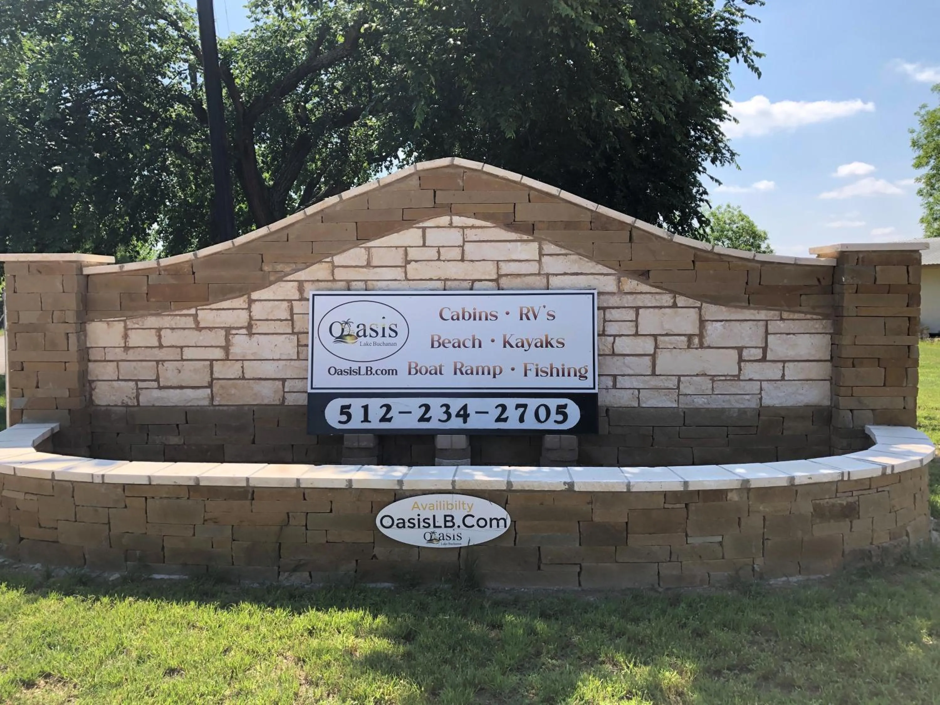 Property logo or sign in Oasis Lake Buchanan
