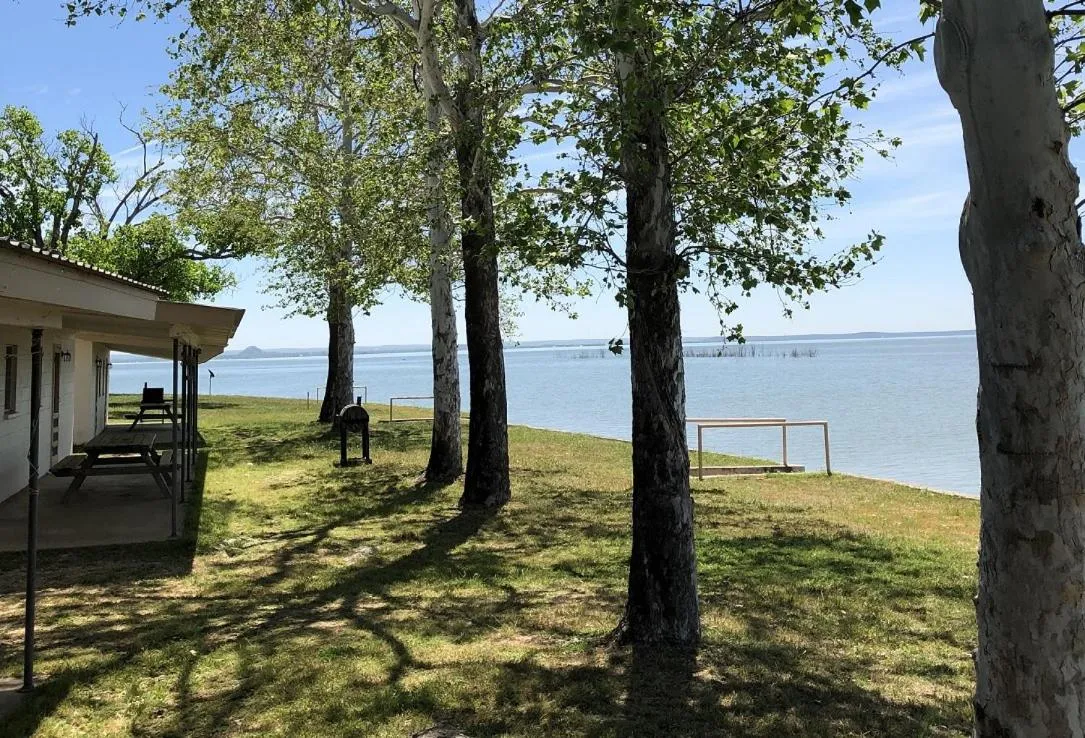 Lake view in Oasis Lake Buchanan