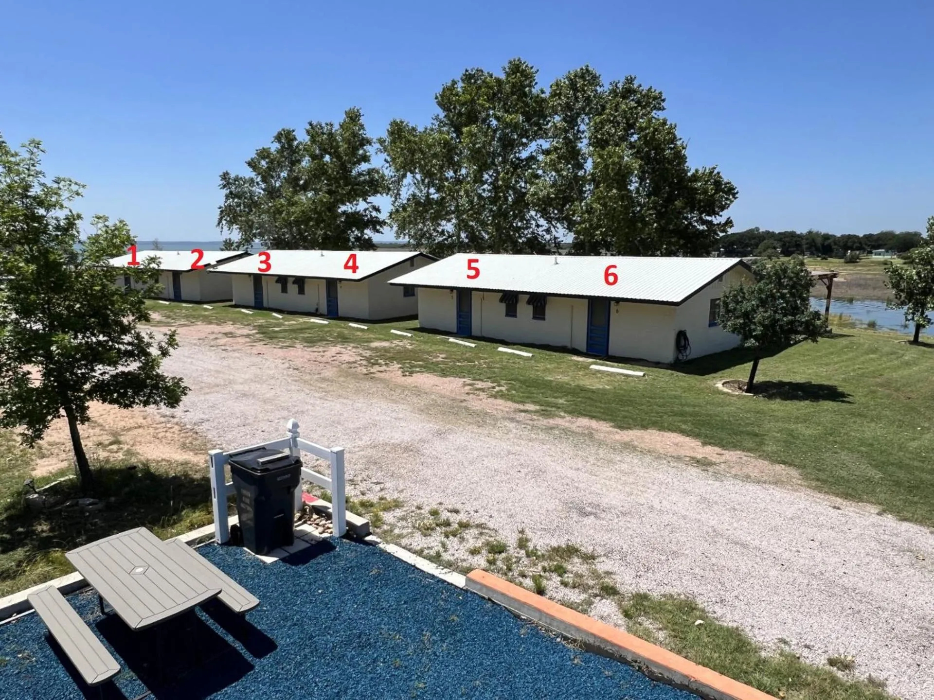 Property building in Oasis Lake Buchanan