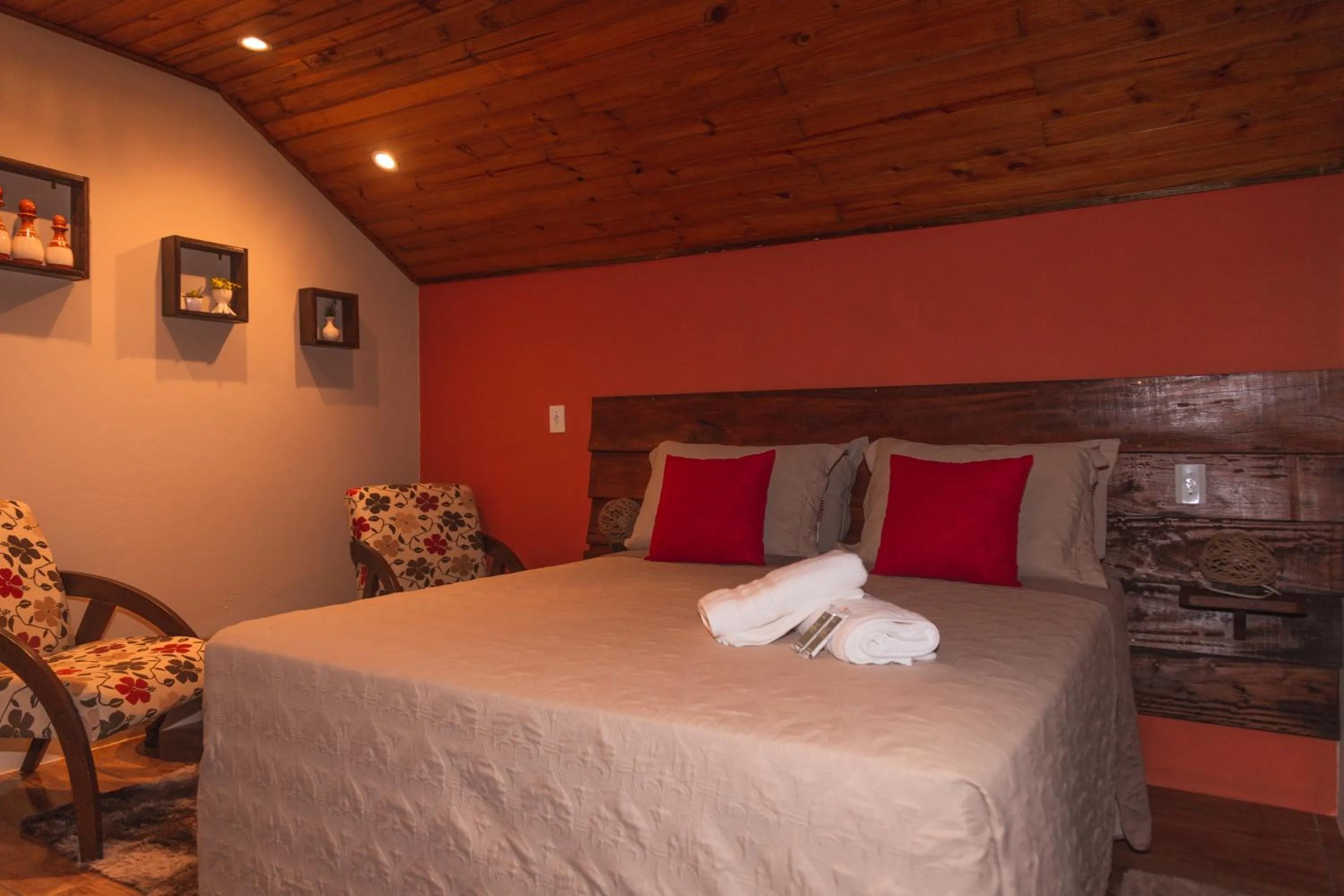 Photo of the whole room, Bed in Pousada Recanto dos Canyons