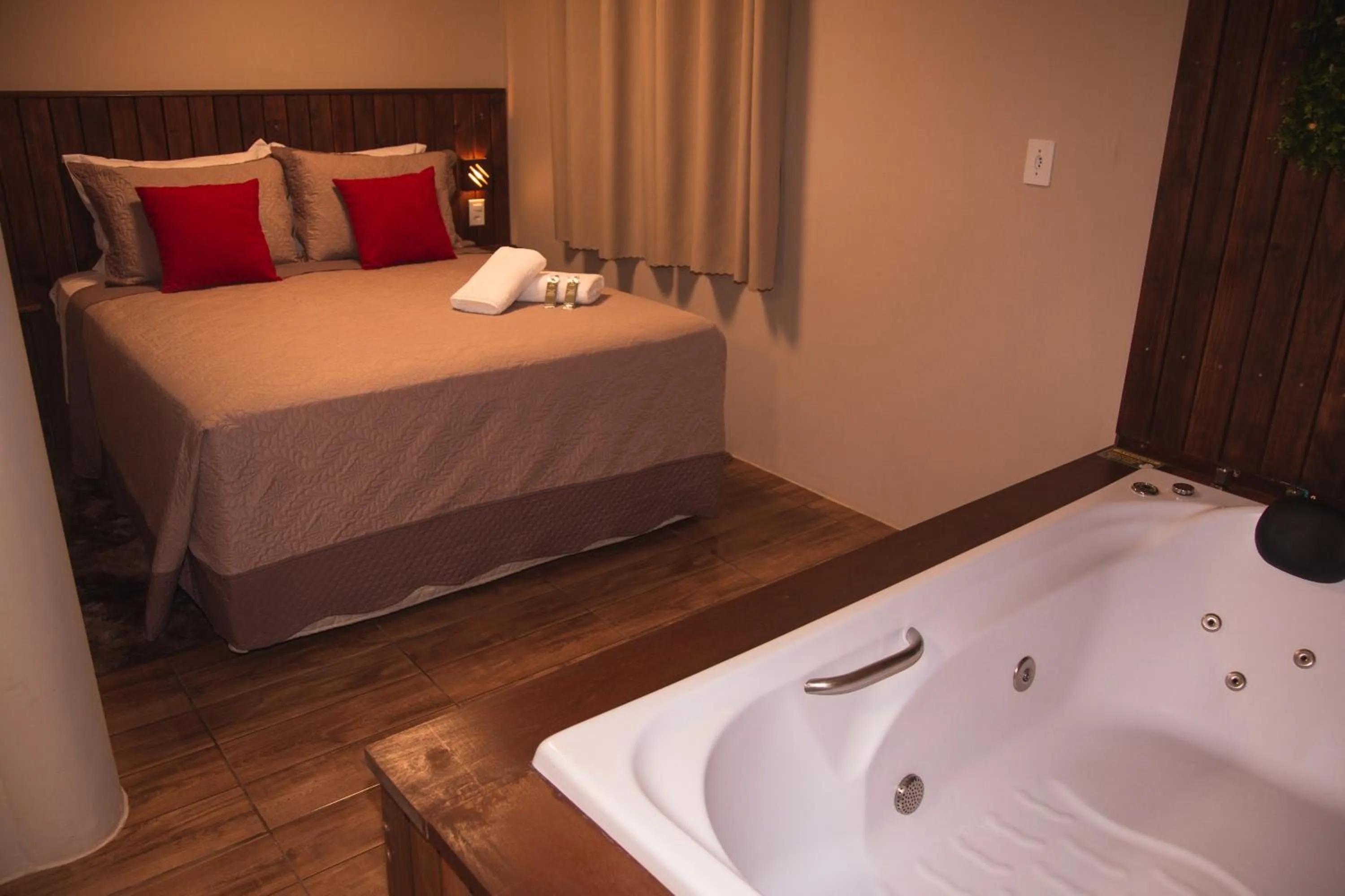 Photo of the whole room, Bed in Pousada Recanto dos Canyons