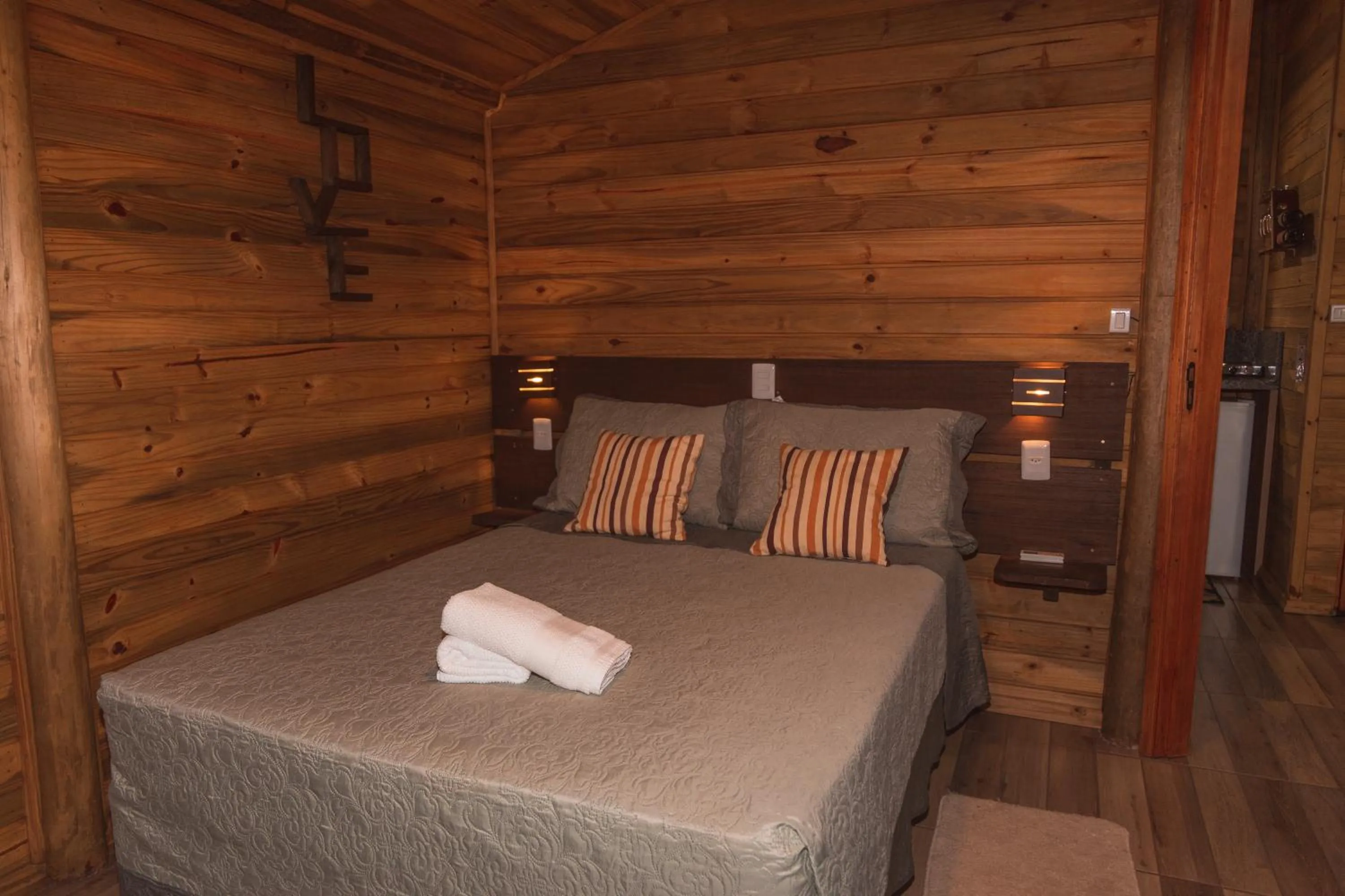 Photo of the whole room, Bed in Pousada Recanto dos Canyons