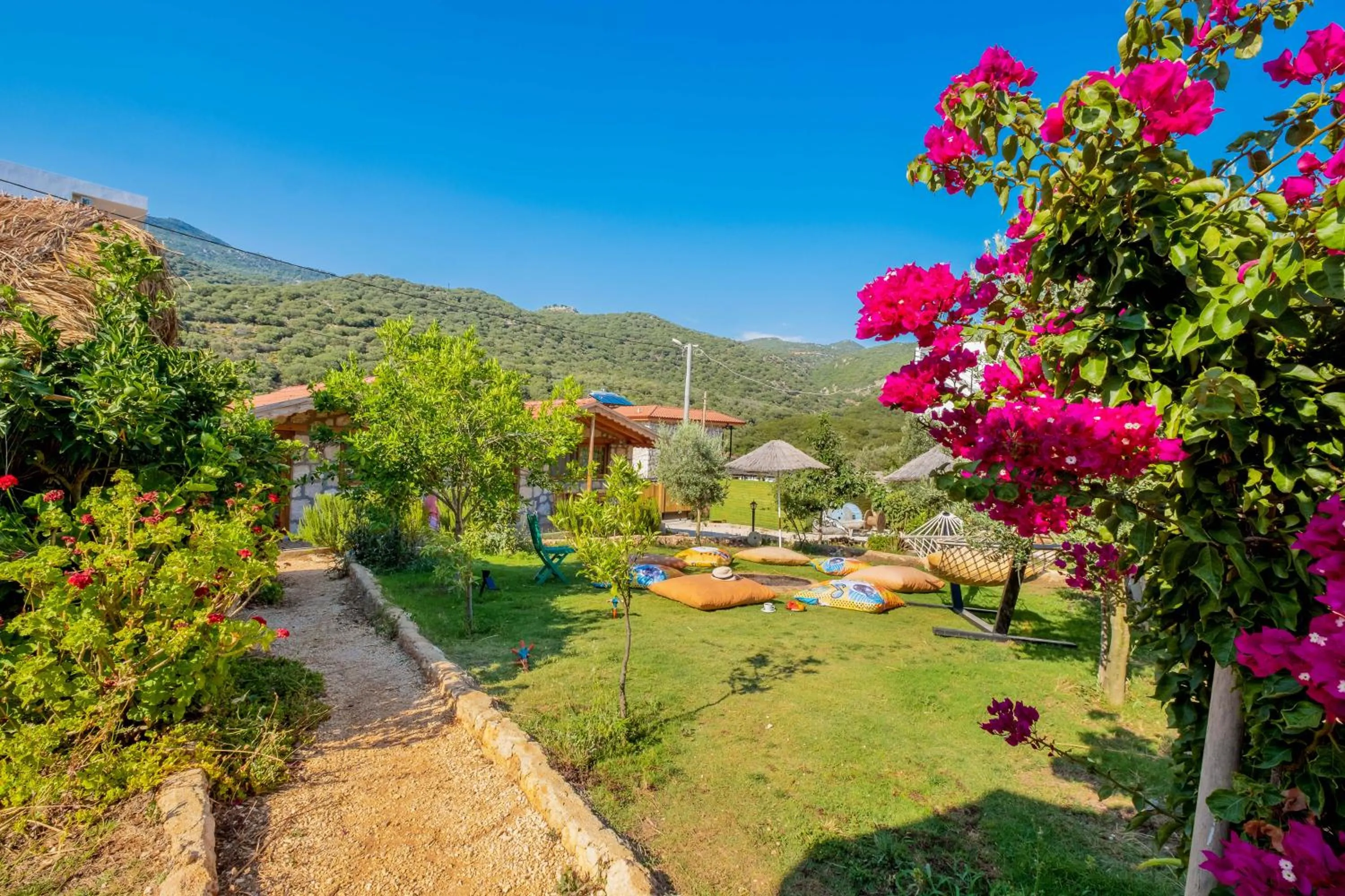 Garden view in Kaş Joy Glamping