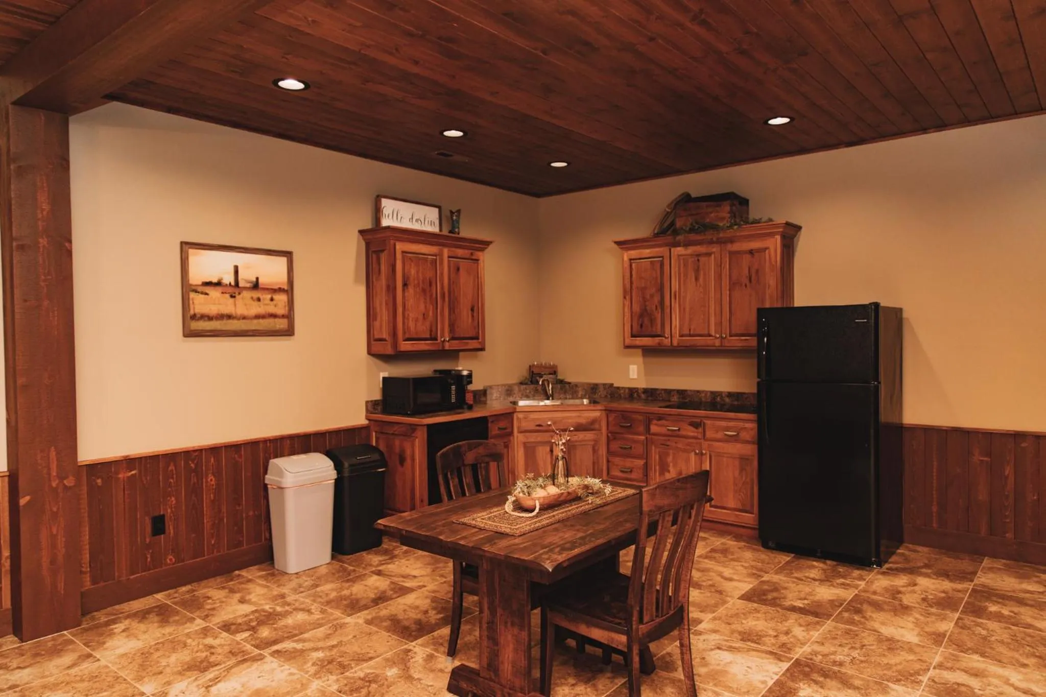 Sojourner's Lodge & Log Cabin Suites