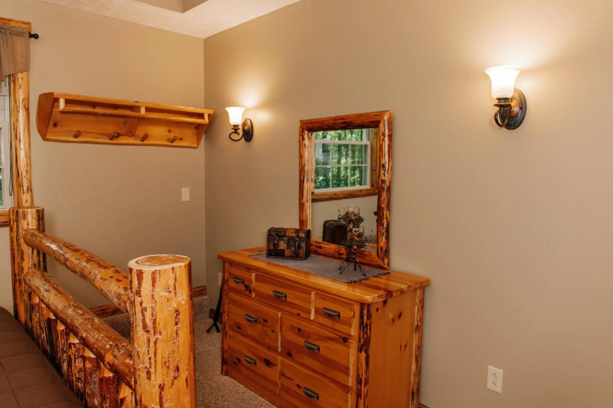 Sojourner's Lodge & Log Cabin Suites