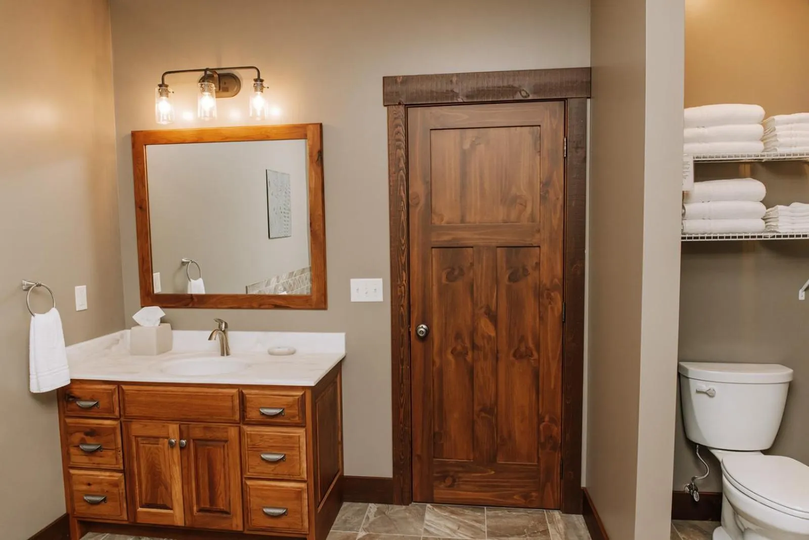 Bathroom in Sojourner's Lodge & Log Cabin Suites