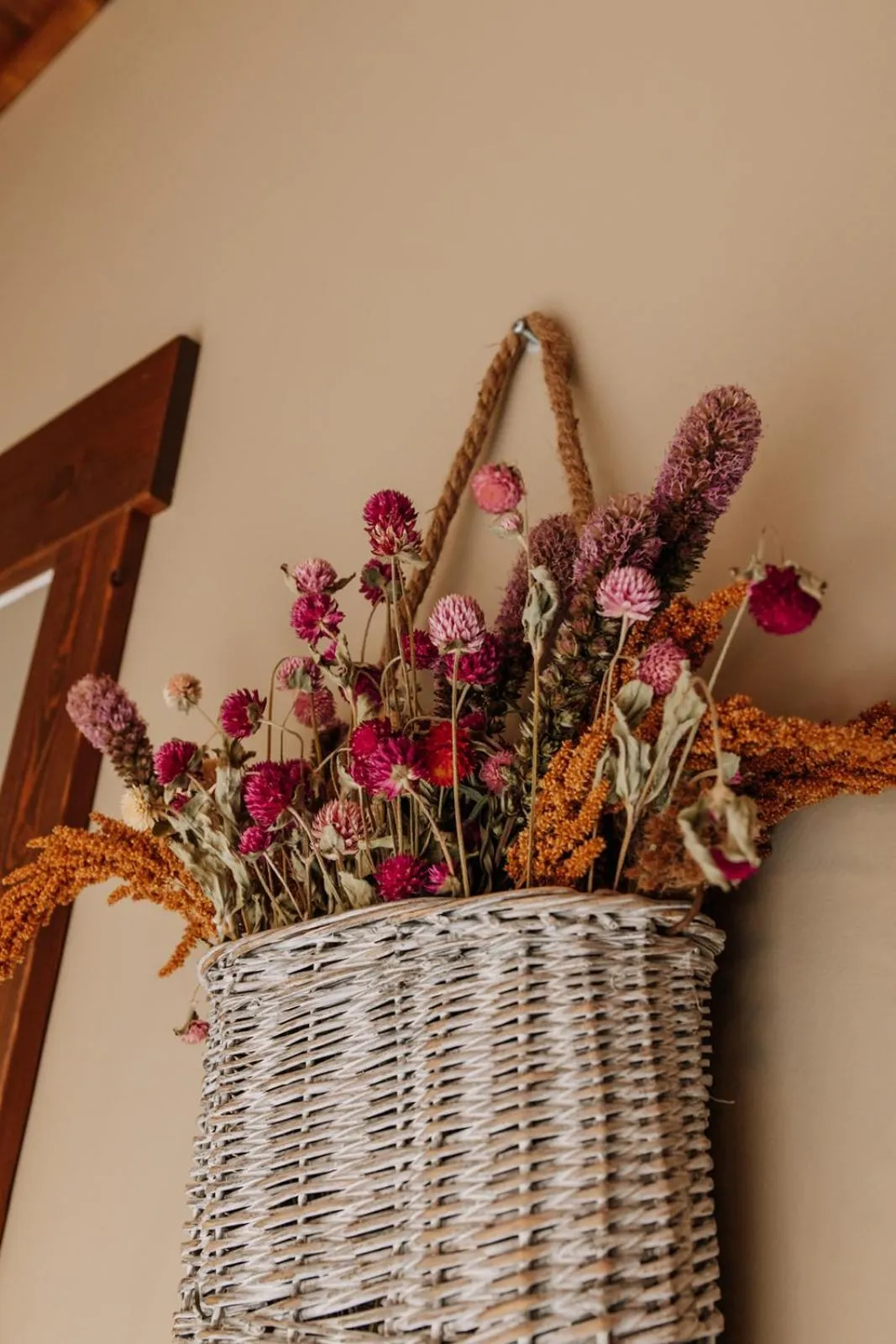 Sojourner's Lodge & Log Cabin Suites