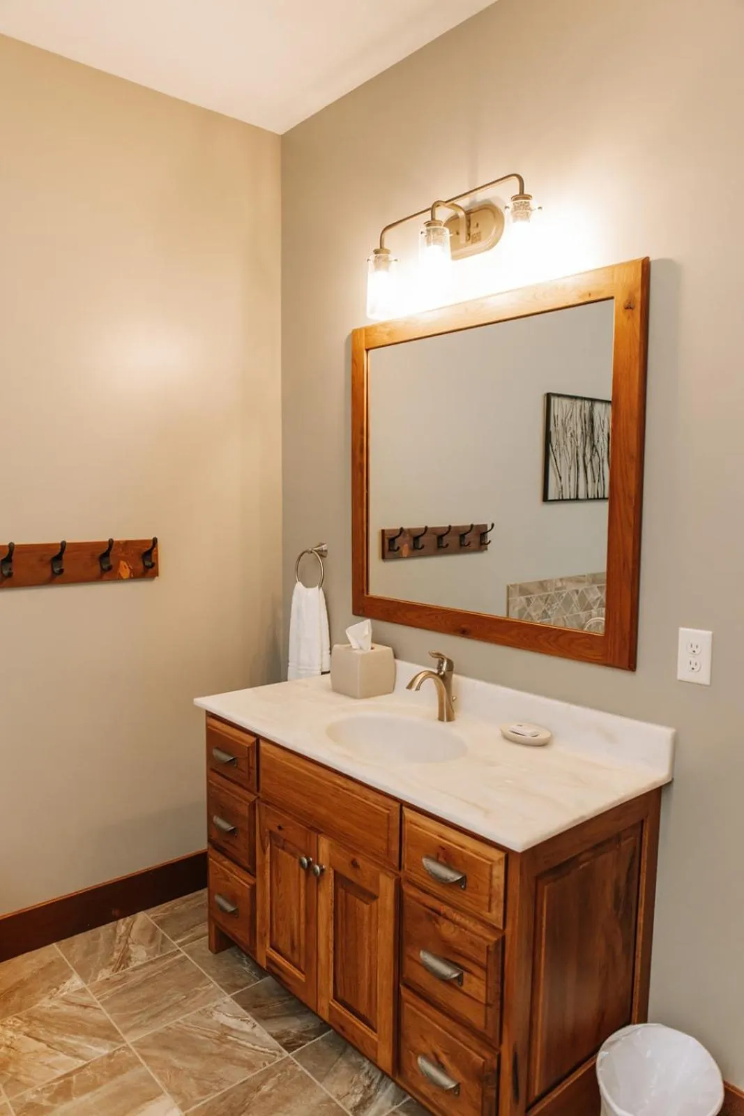 Sojourner's Lodge & Log Cabin Suites