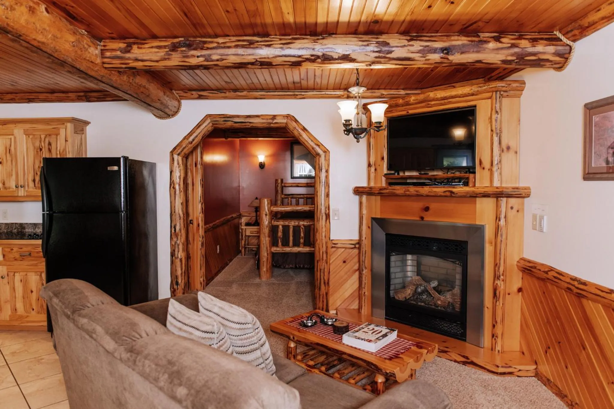Sojourner's Lodge & Log Cabin Suites