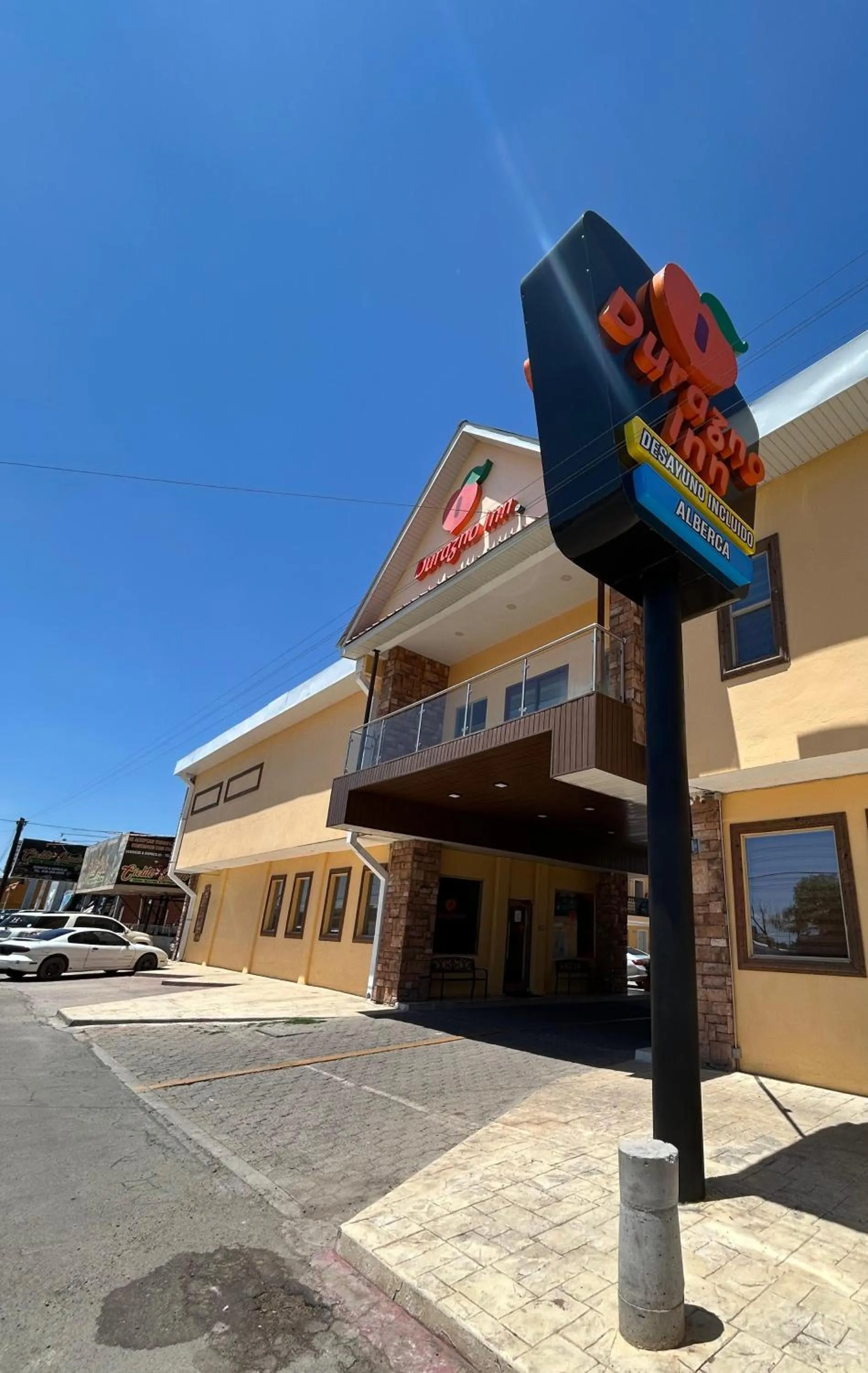 Facade/entrance in DURAZNO INN