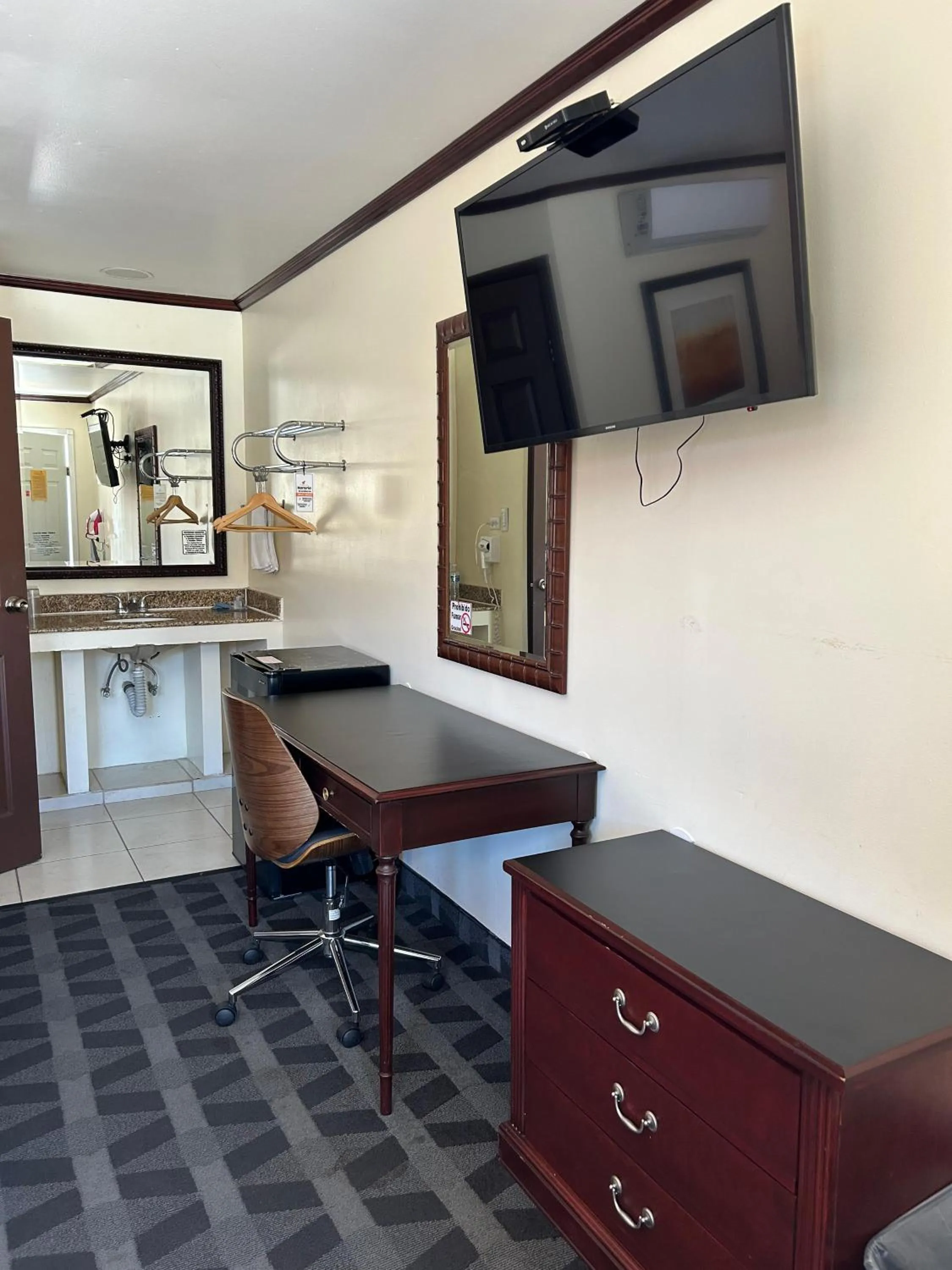 TV and multimedia in DURAZNO INN