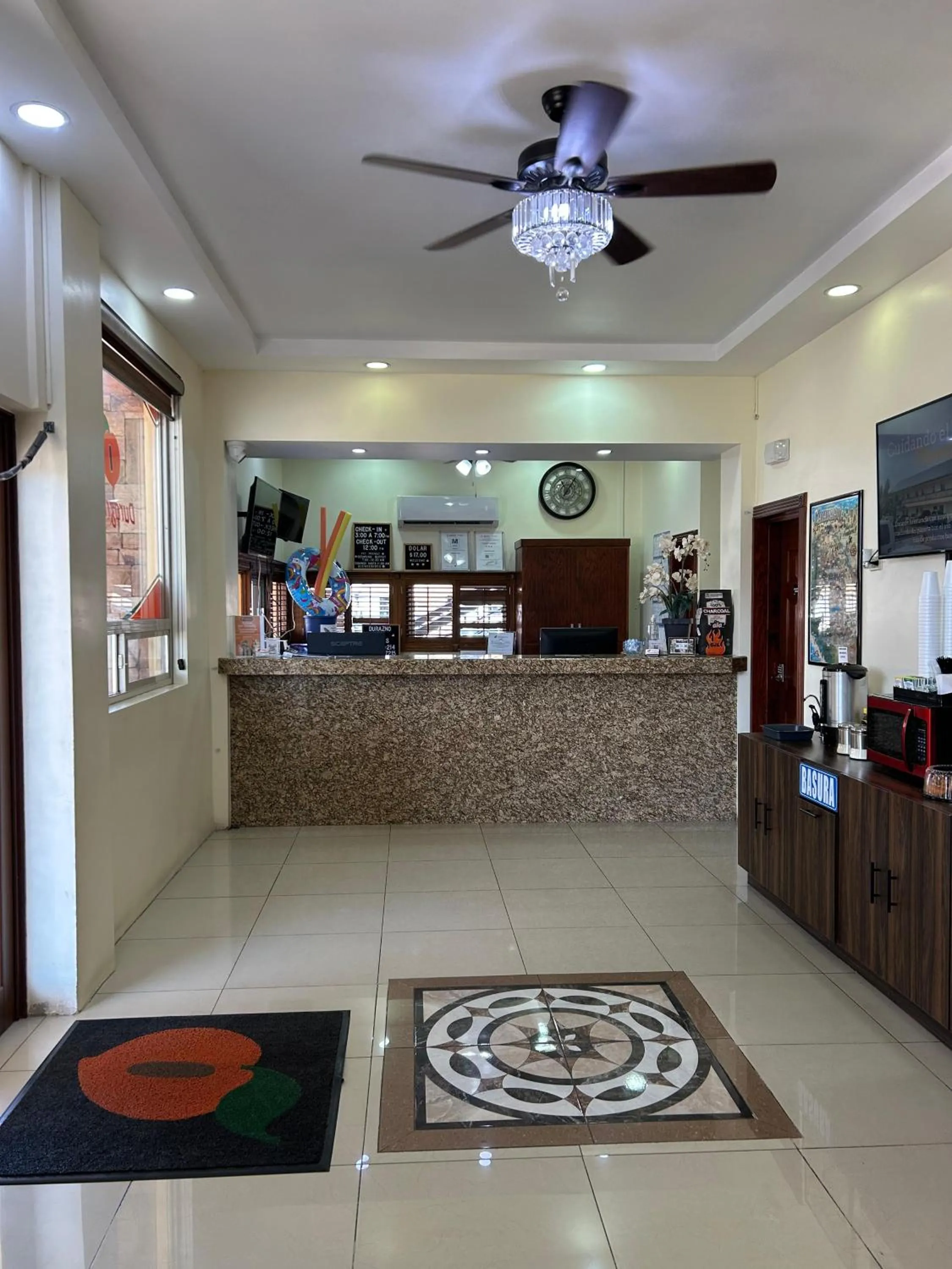 Lobby or reception in DURAZNO INN