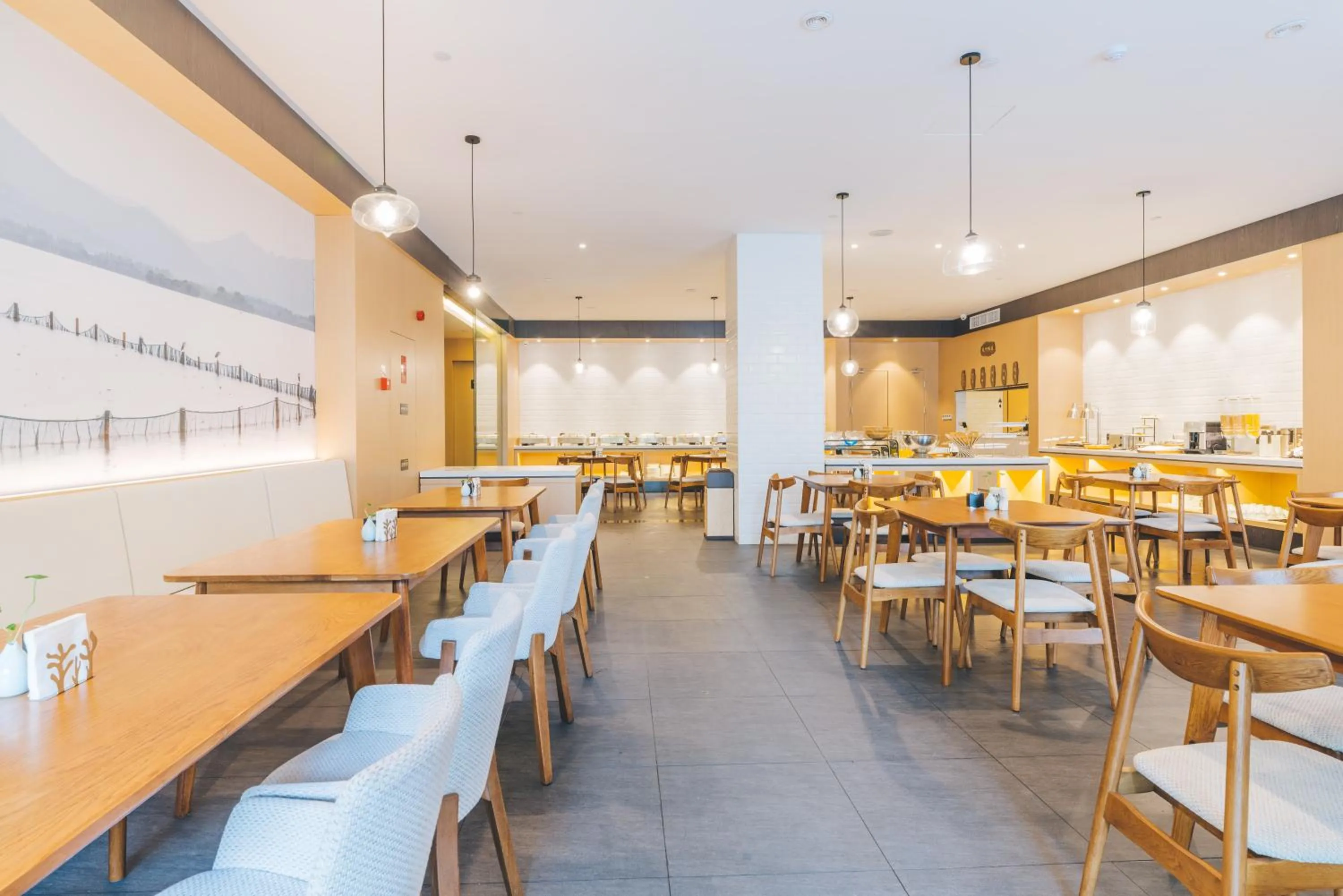 Restaurant/places to eat in Atour Hotel (Hangzhou West Lake Cultural Square)