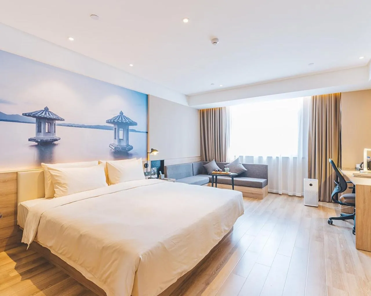 Photo of the whole room, Bed in Atour Hotel (Hangzhou West Lake Cultural Square)