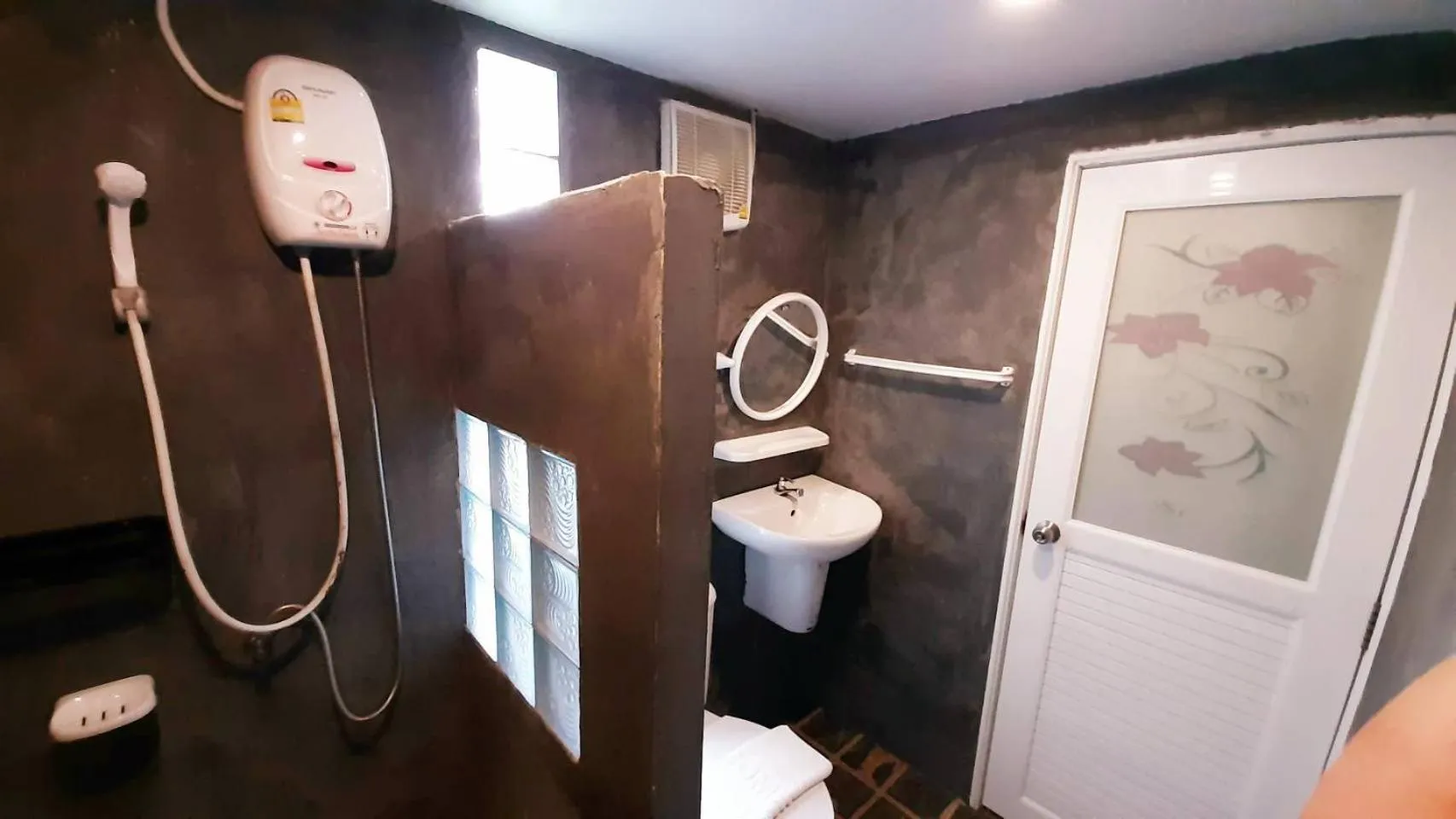 Shower in Rapeepat Residential and Resort