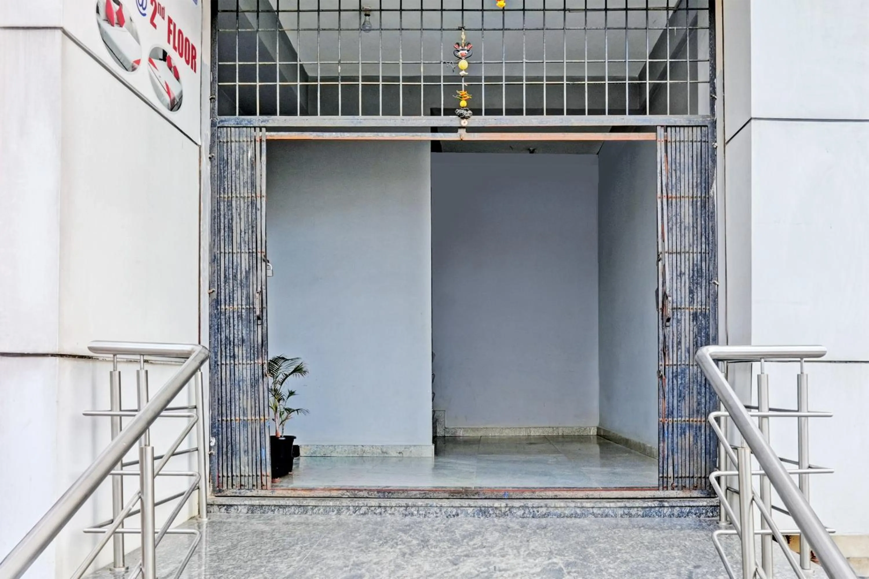 Facade/entrance in Hotel O Sri Sai sevalal comfort's