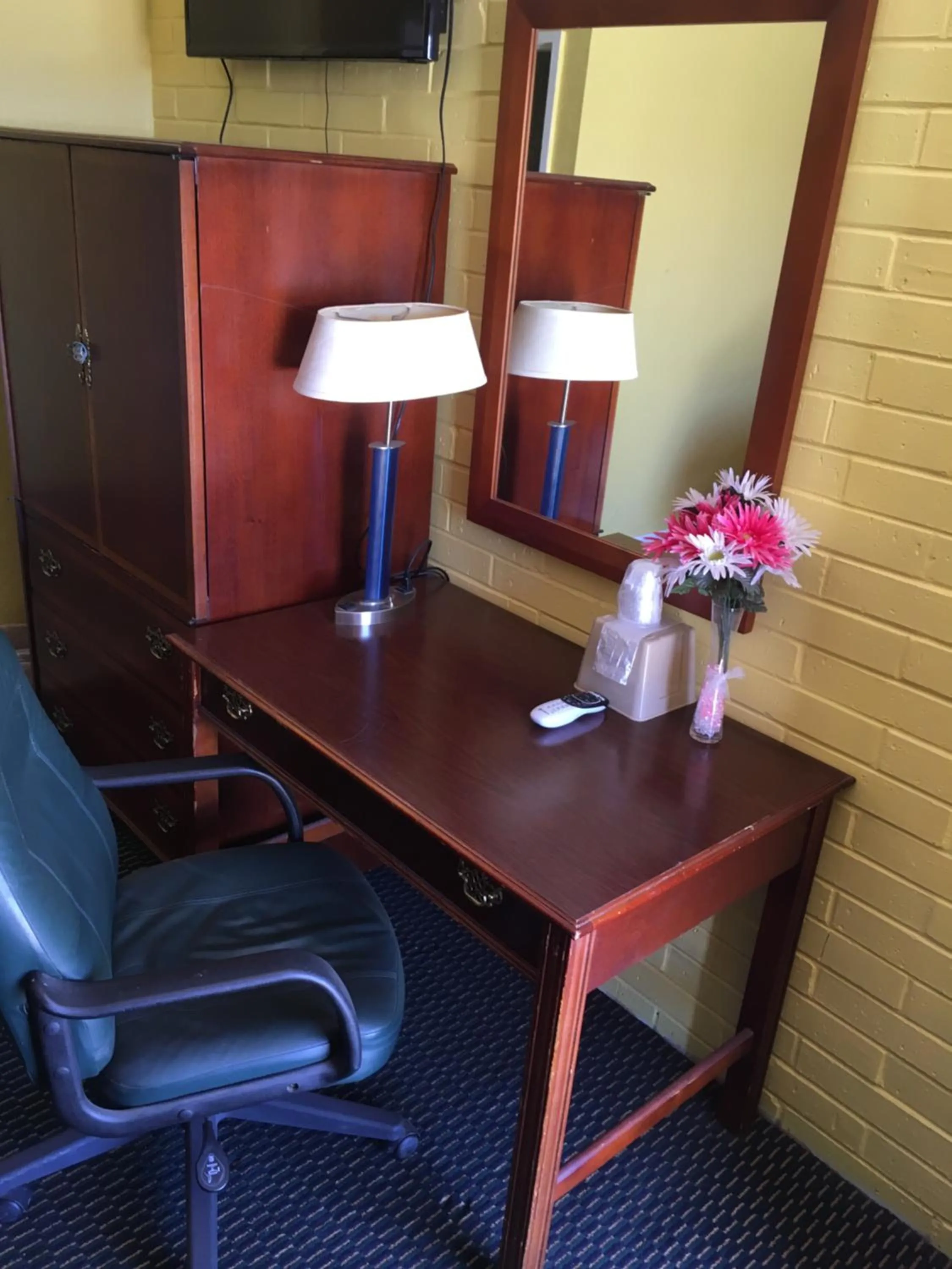 Decorative detail in Blue Star Inn