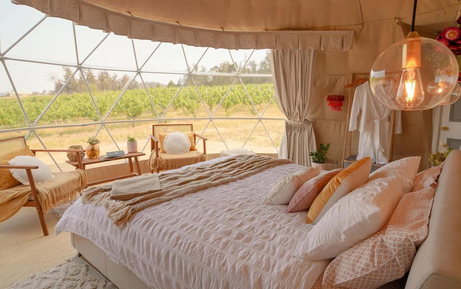 Day, Bed in Domescapes in the Vines