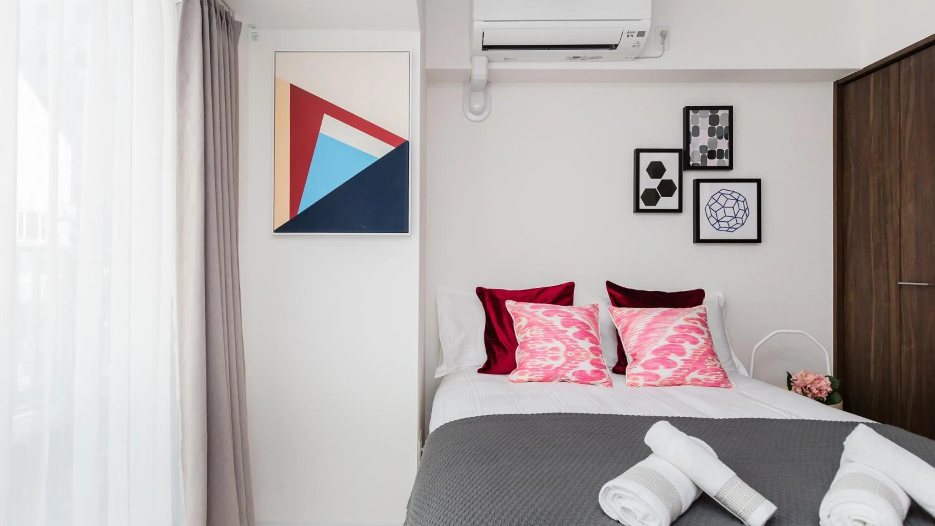 Bed in Hotel Apartment Ueno Inaricho Sta