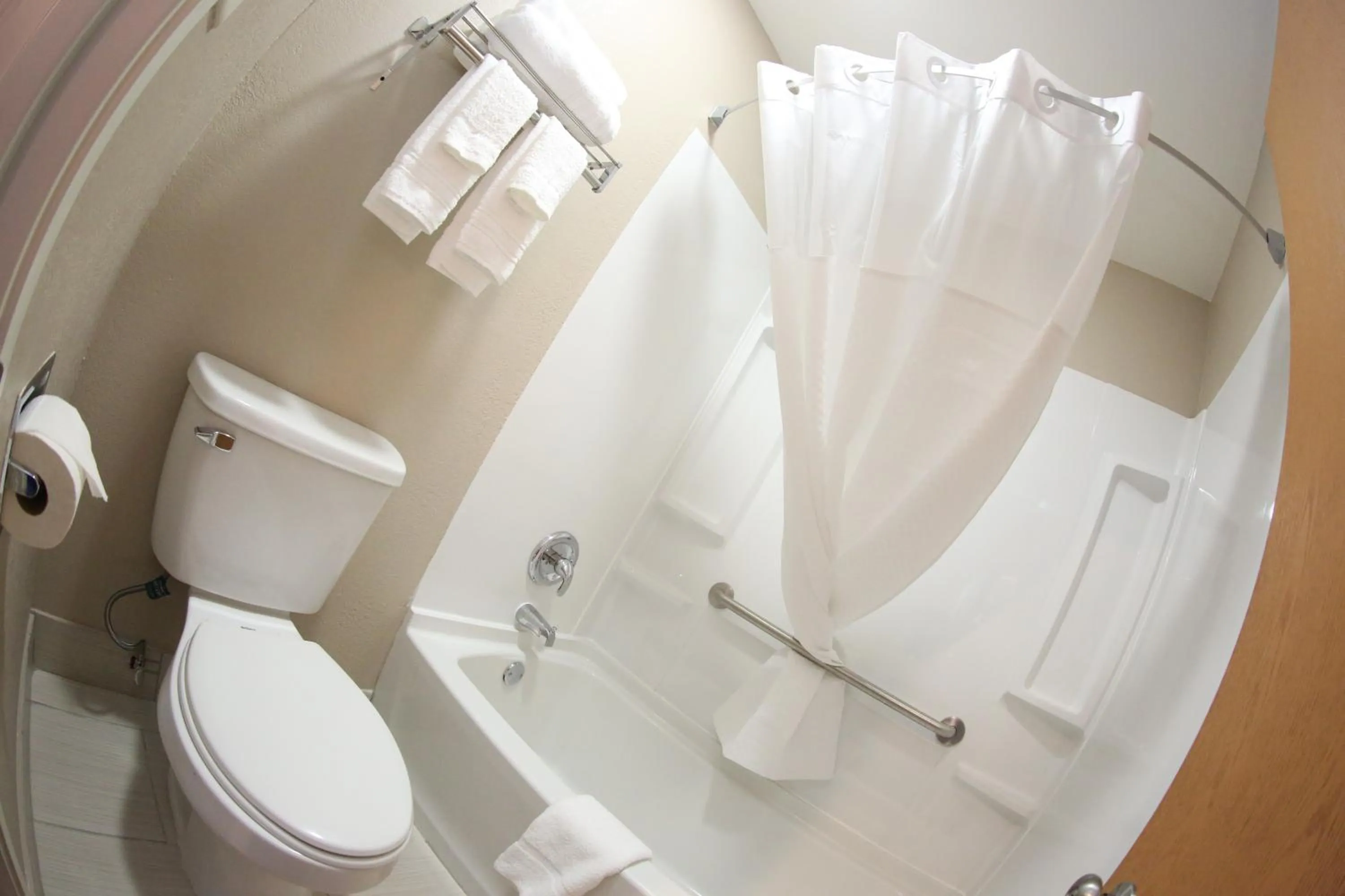 Super 8 by Wyndham Portsmouth