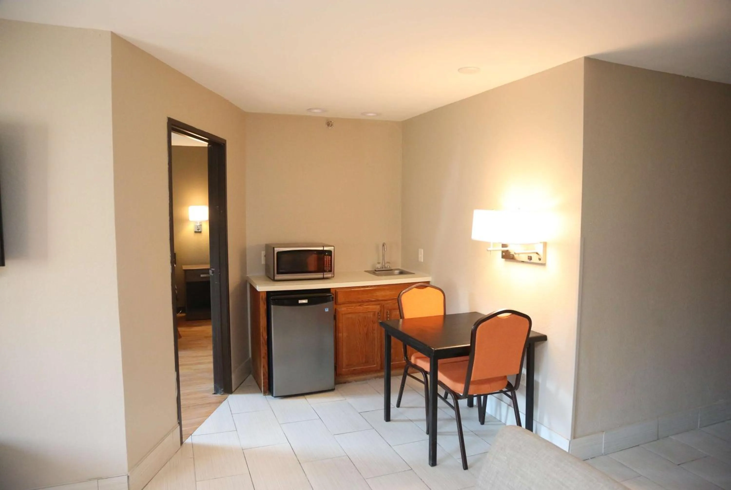 Photo of the whole room in Super 8 by Wyndham Portsmouth