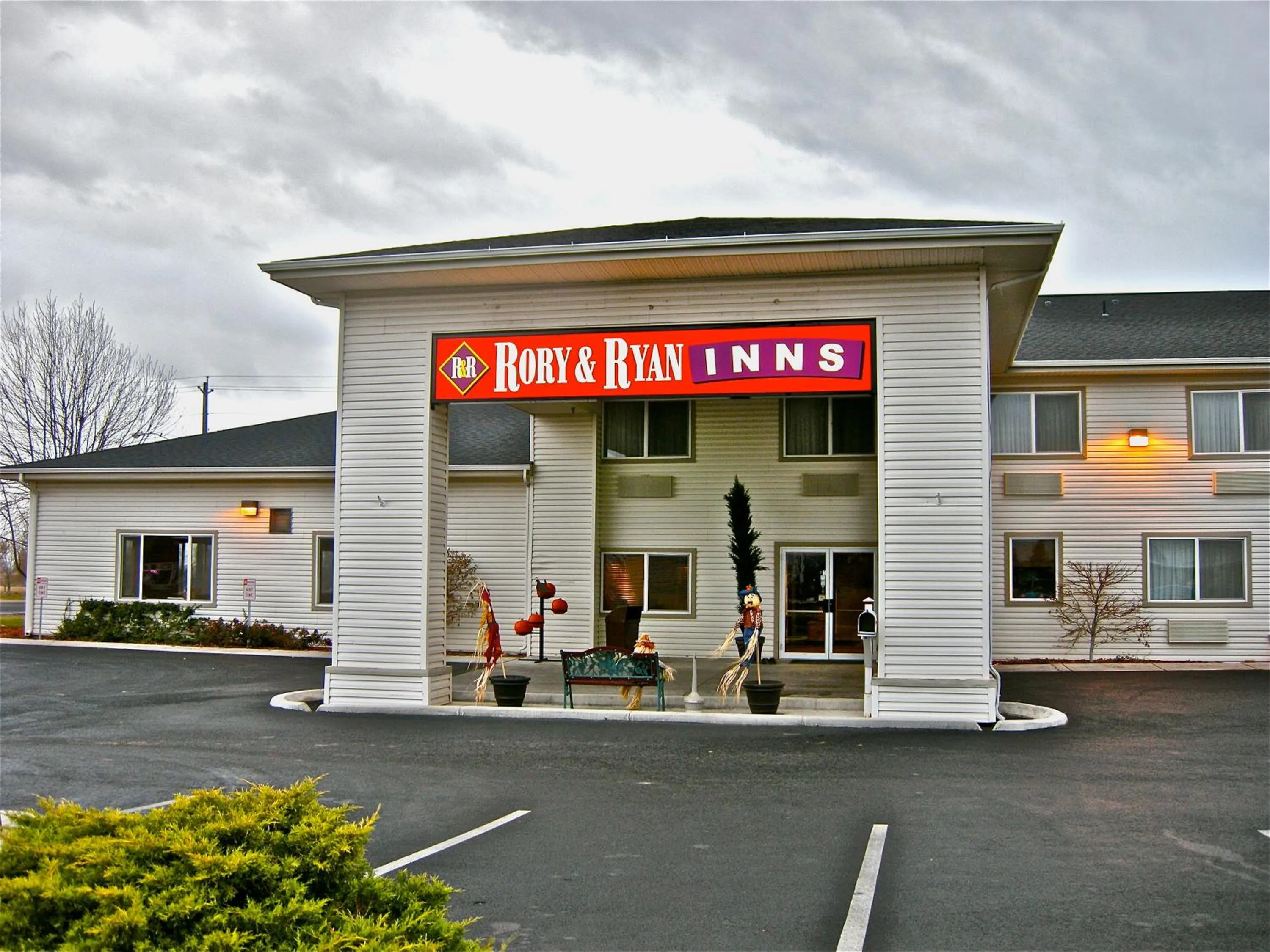 Rory & Ryan Inn