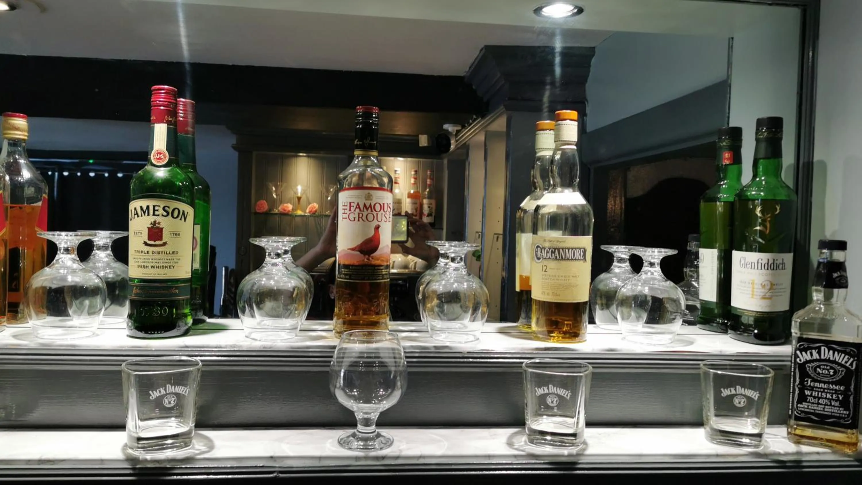 Drinks in The Manor House Inn