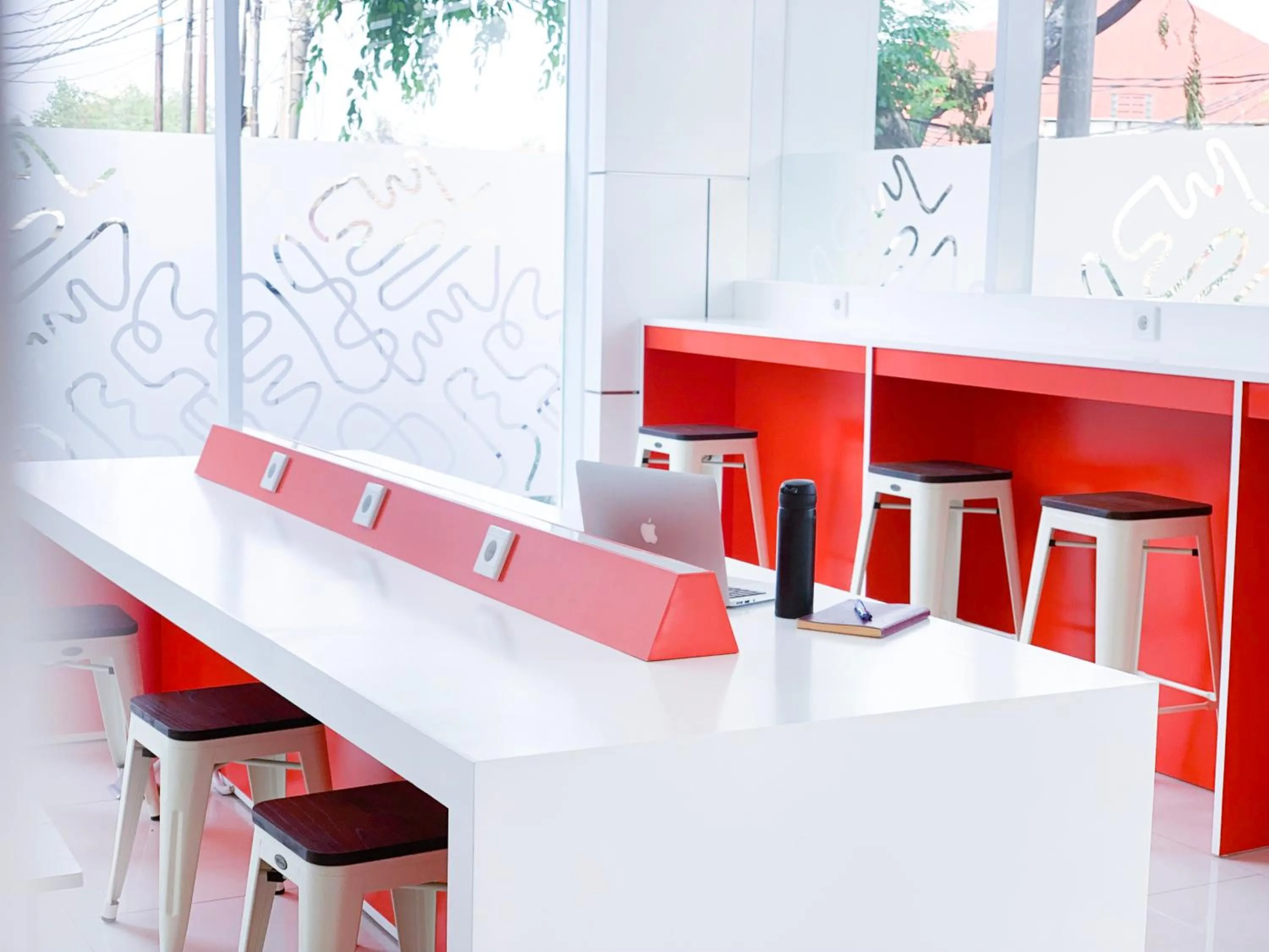 Communal lounge/ TV room in Starlet Hotel Jakarta Airport