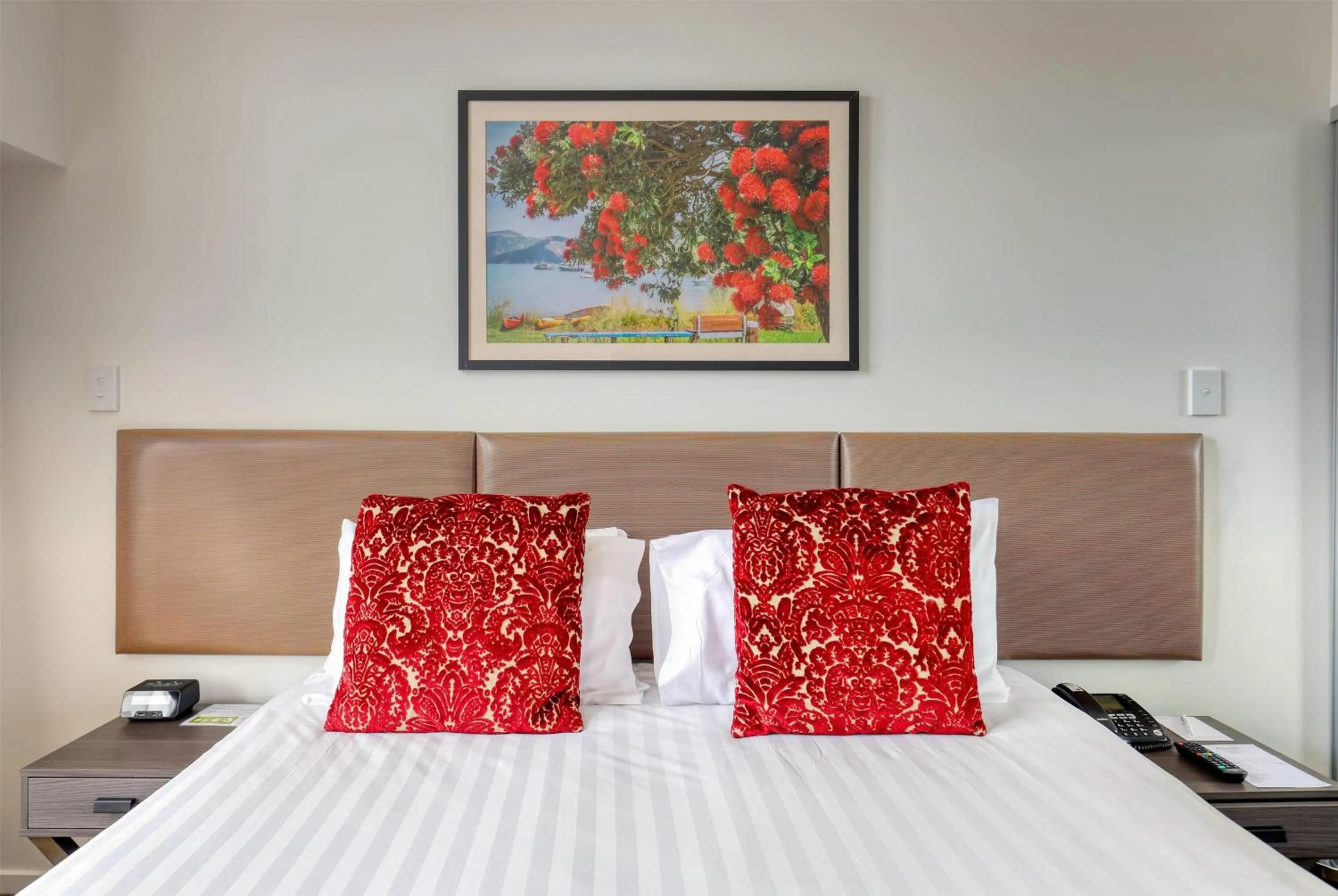 Photo of the whole room, Bed in Ramada Suites by Wyndham Auckland Manukau Pacfic Centre