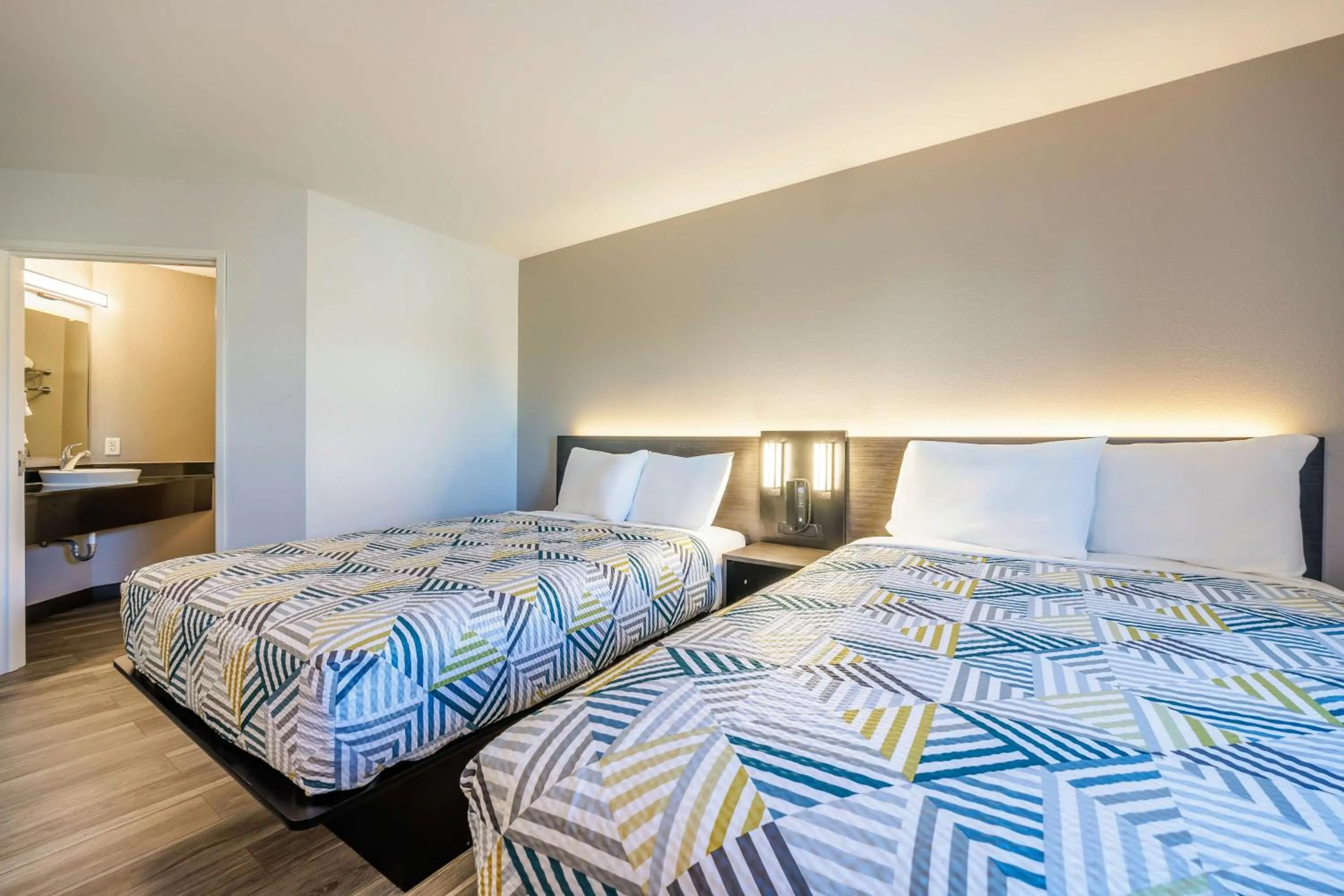 Bedroom in Motel 6-Grand Island, NE