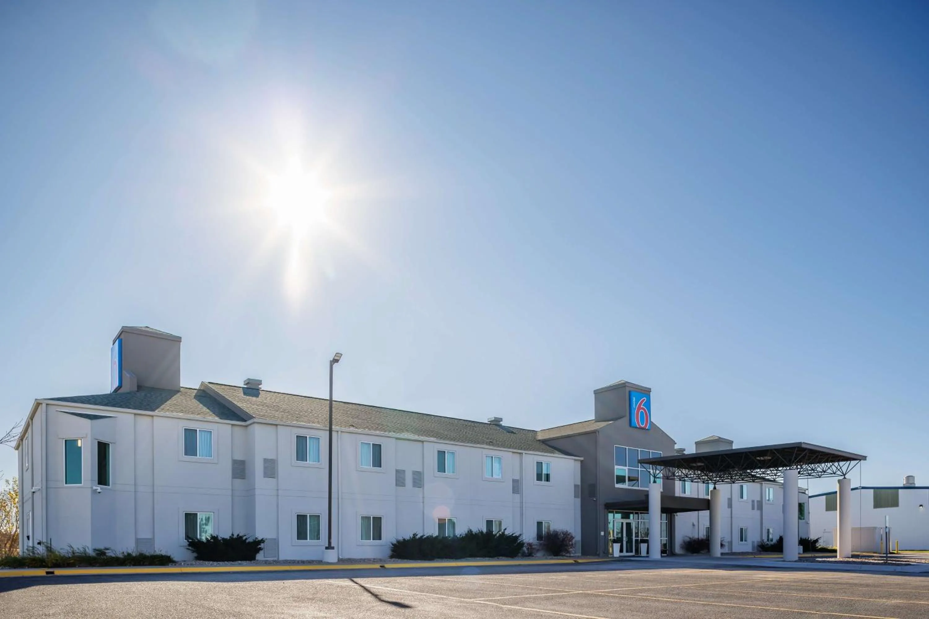Property building in Motel 6-Grand Island, NE