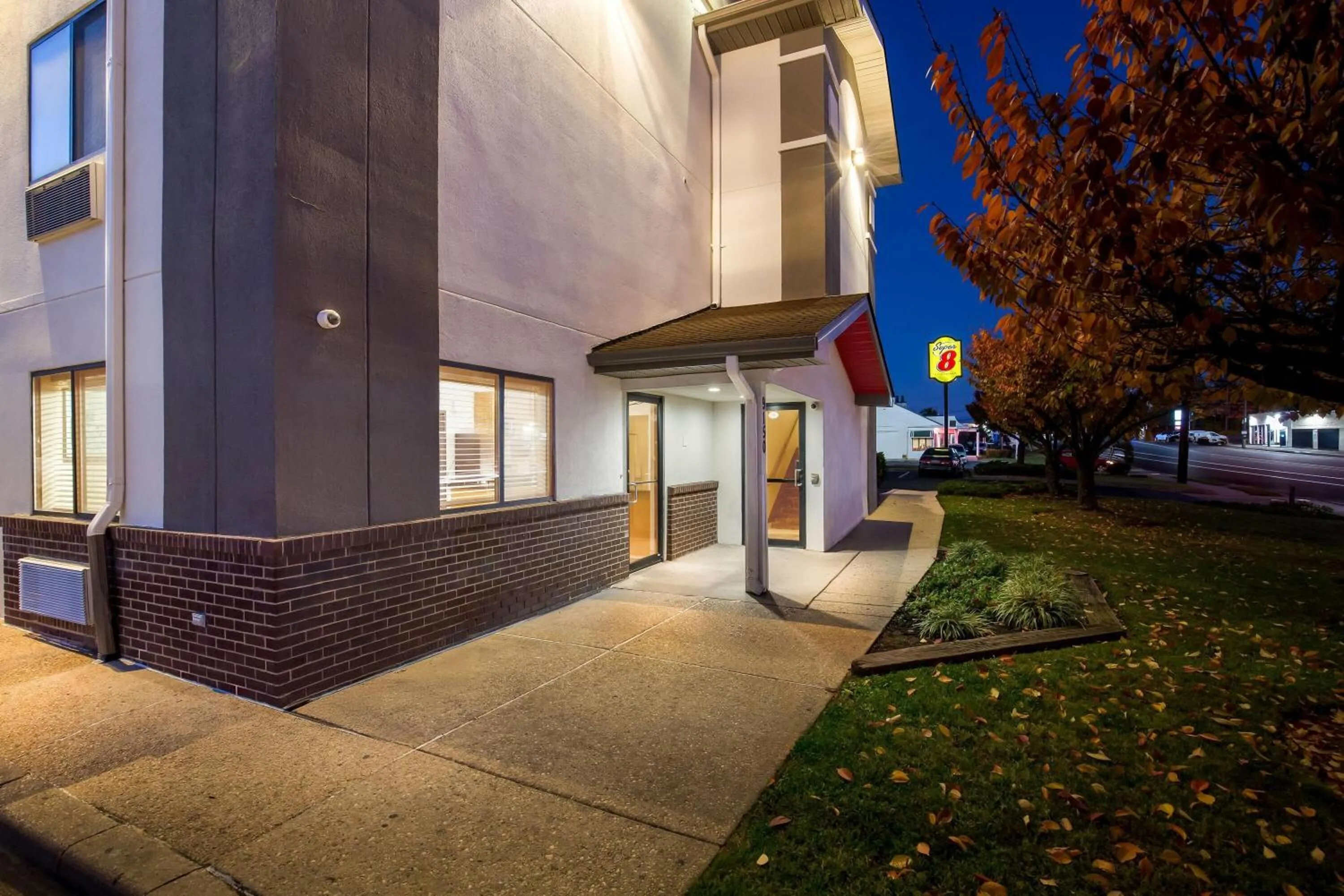 Property building in Super 8 by Wyndham College Park Wash DC Area